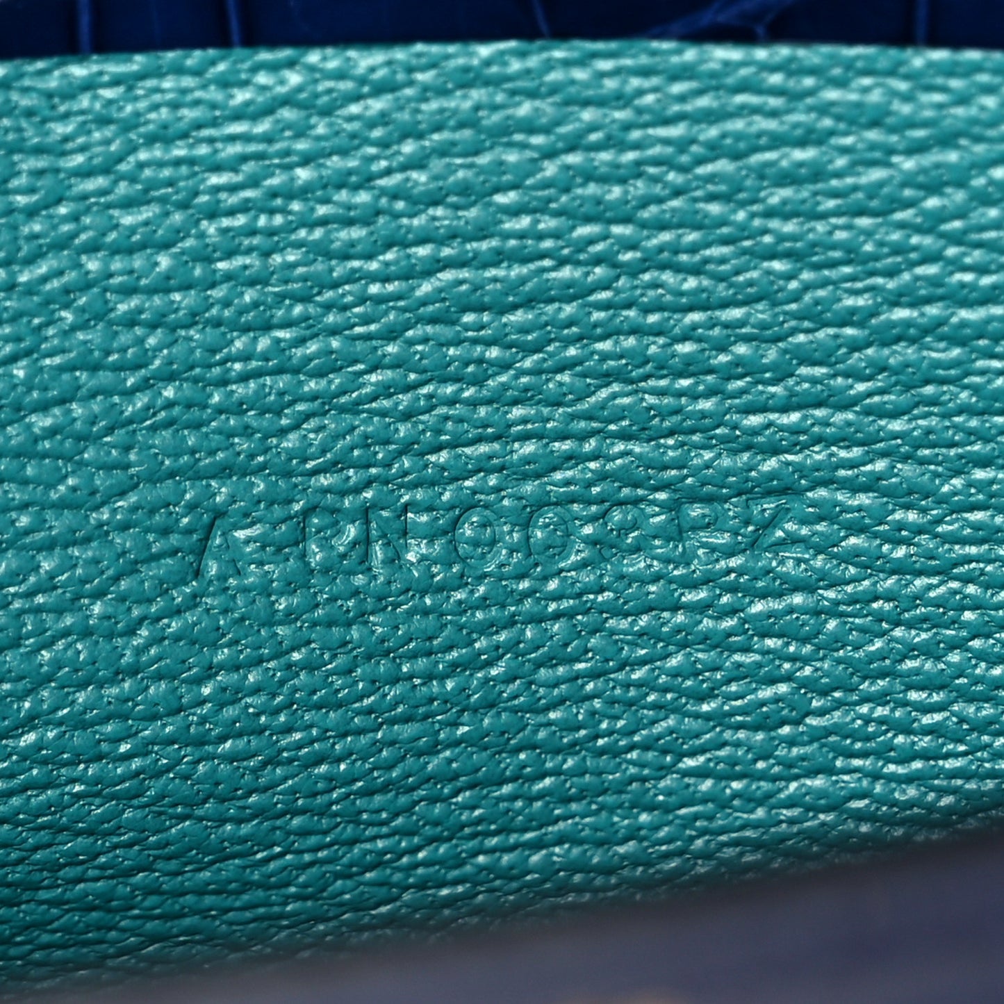 Shiny Alligator Verso Constance Long Wallet Bleu Saphir Bleu Paon