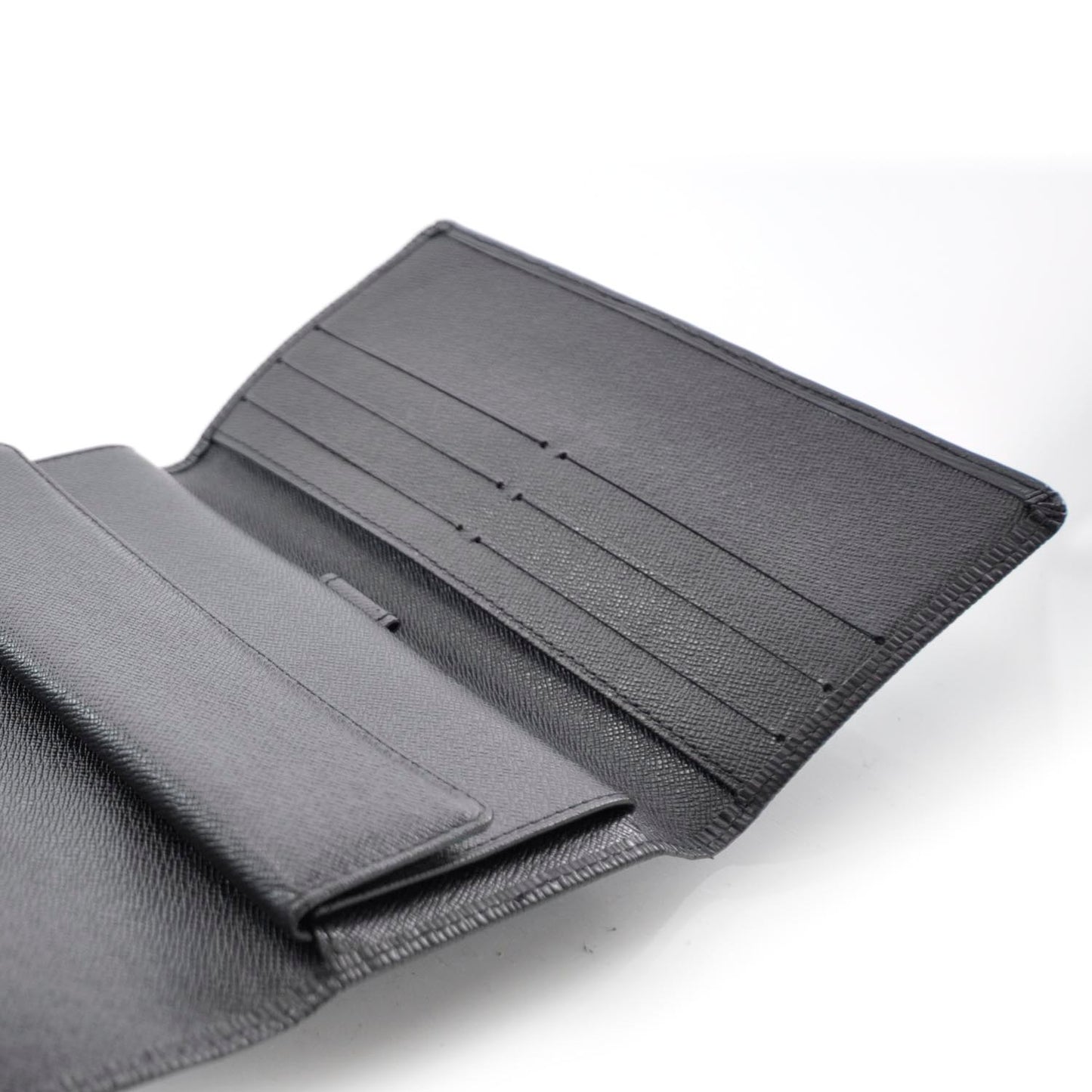 Epi Porte Tresor International Wallet Black