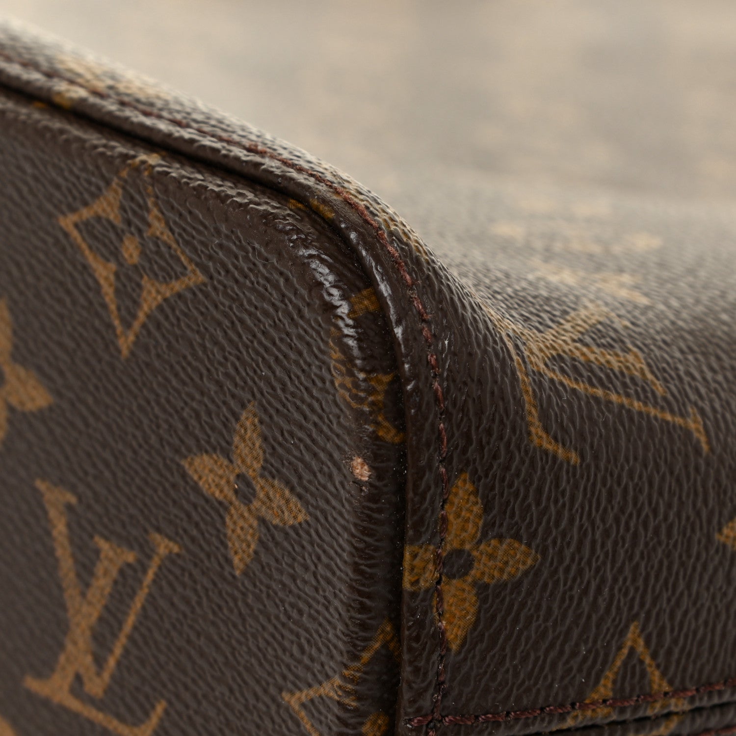 Louis Vuitton Monogram Luco 10 of 25