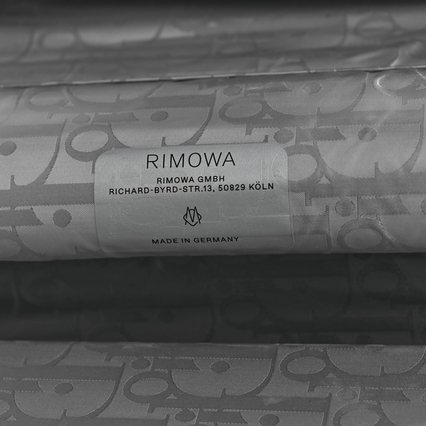 X RIMOWA Aluminum Gradient Cabin Luggage Silver