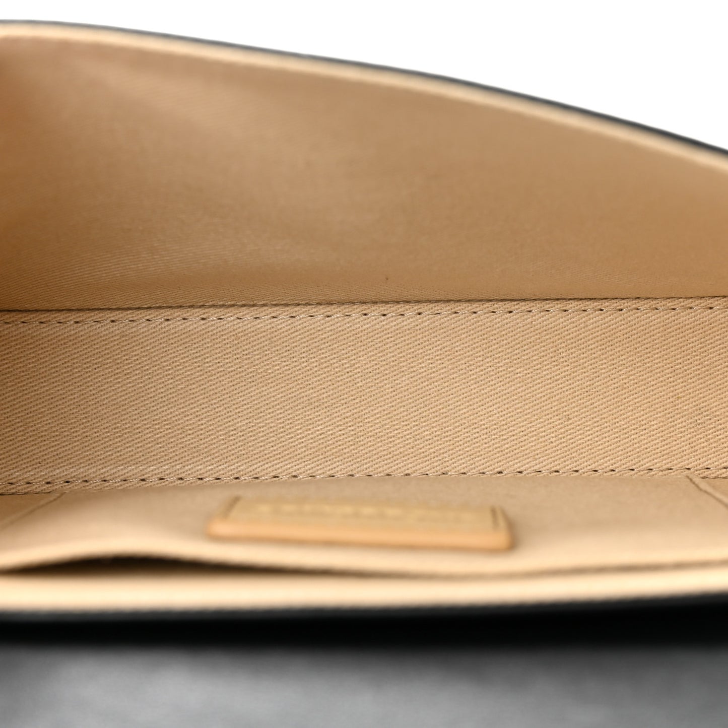 Smooth Calfskin Le Carinu Black