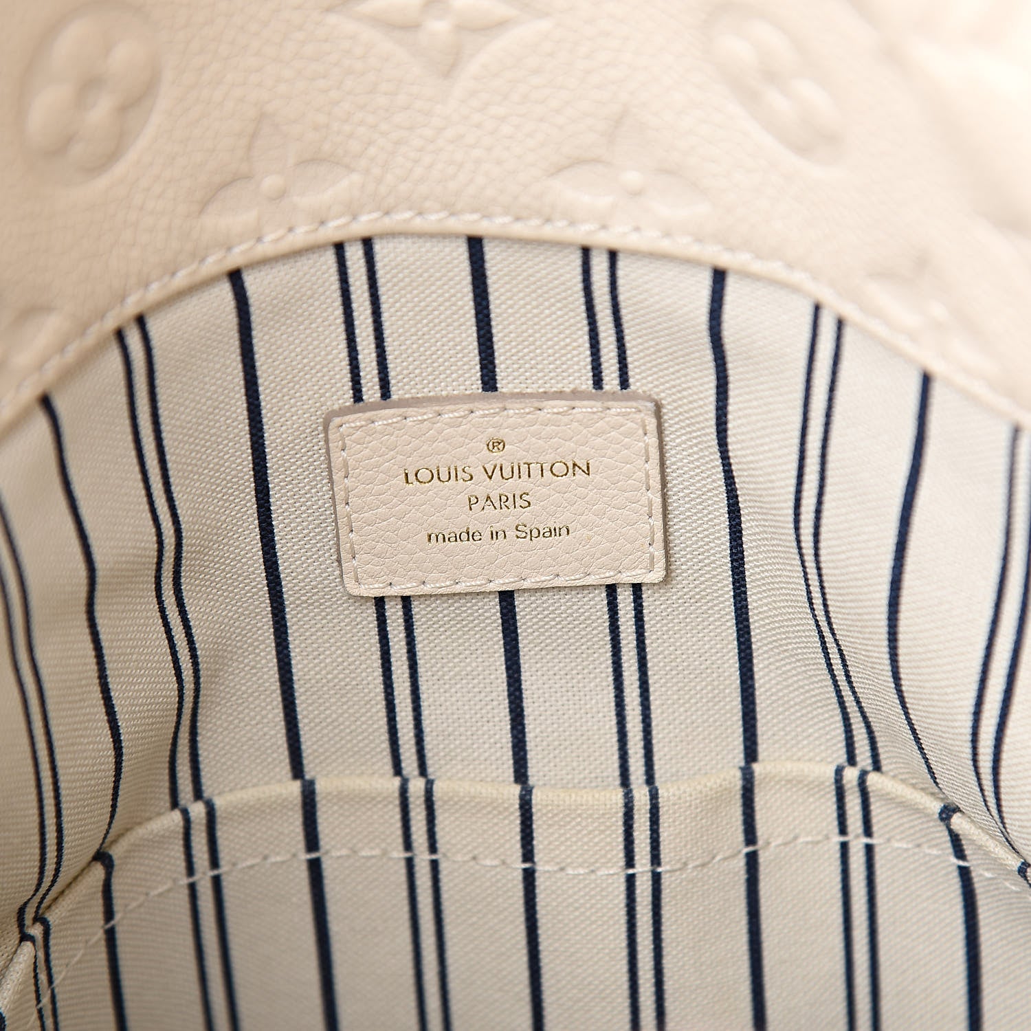 Louis Vuitton Empreinte Artsy MM Neige 6 of 10