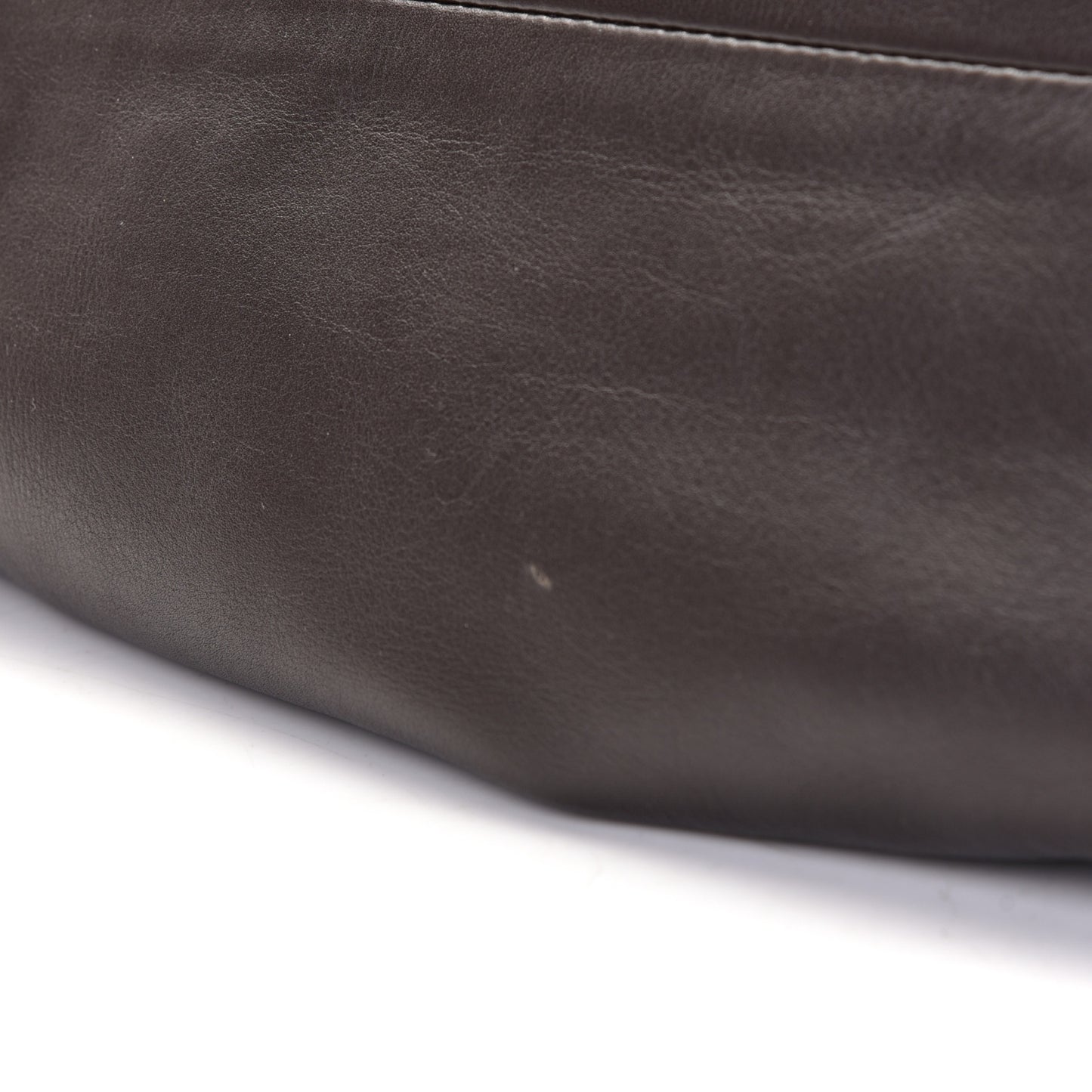 Calfskin The Pouch Chain Ebano