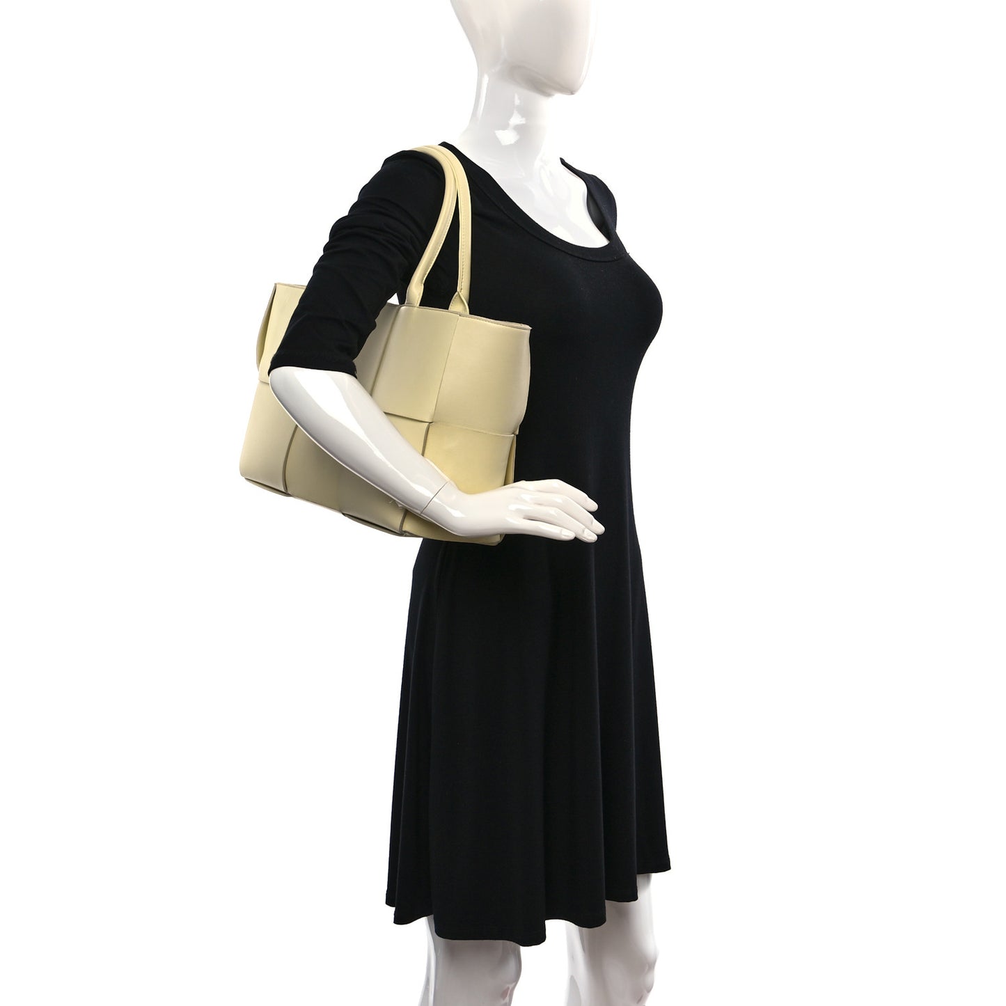 Calfskin Maxi Intreccio Medium Arco Tote Sherbert
