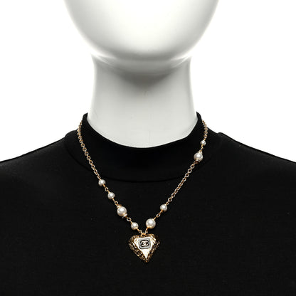 Chanel Pearl Beaded Resin Crystal CC Heart Necklace Black Gold 3 of 5