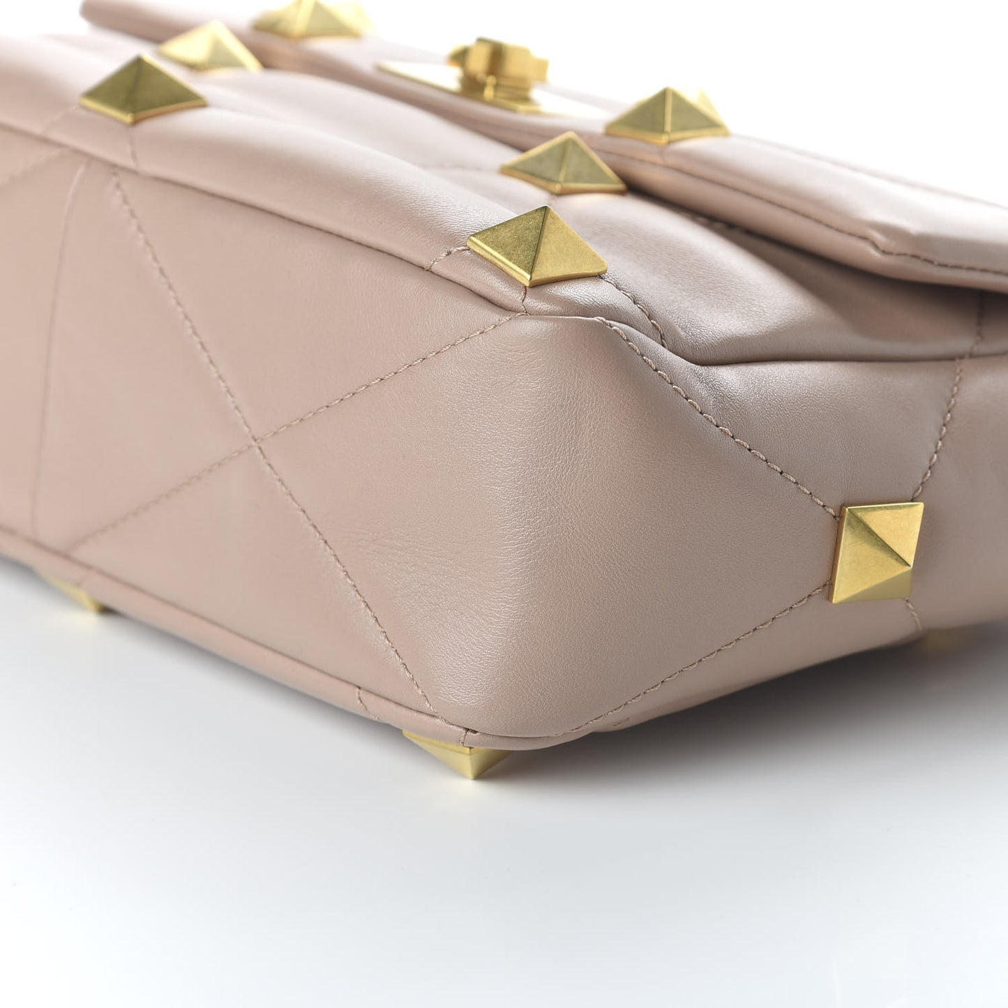 Nappa Large Roman Stud Shoulder Bag Rose Cannelle