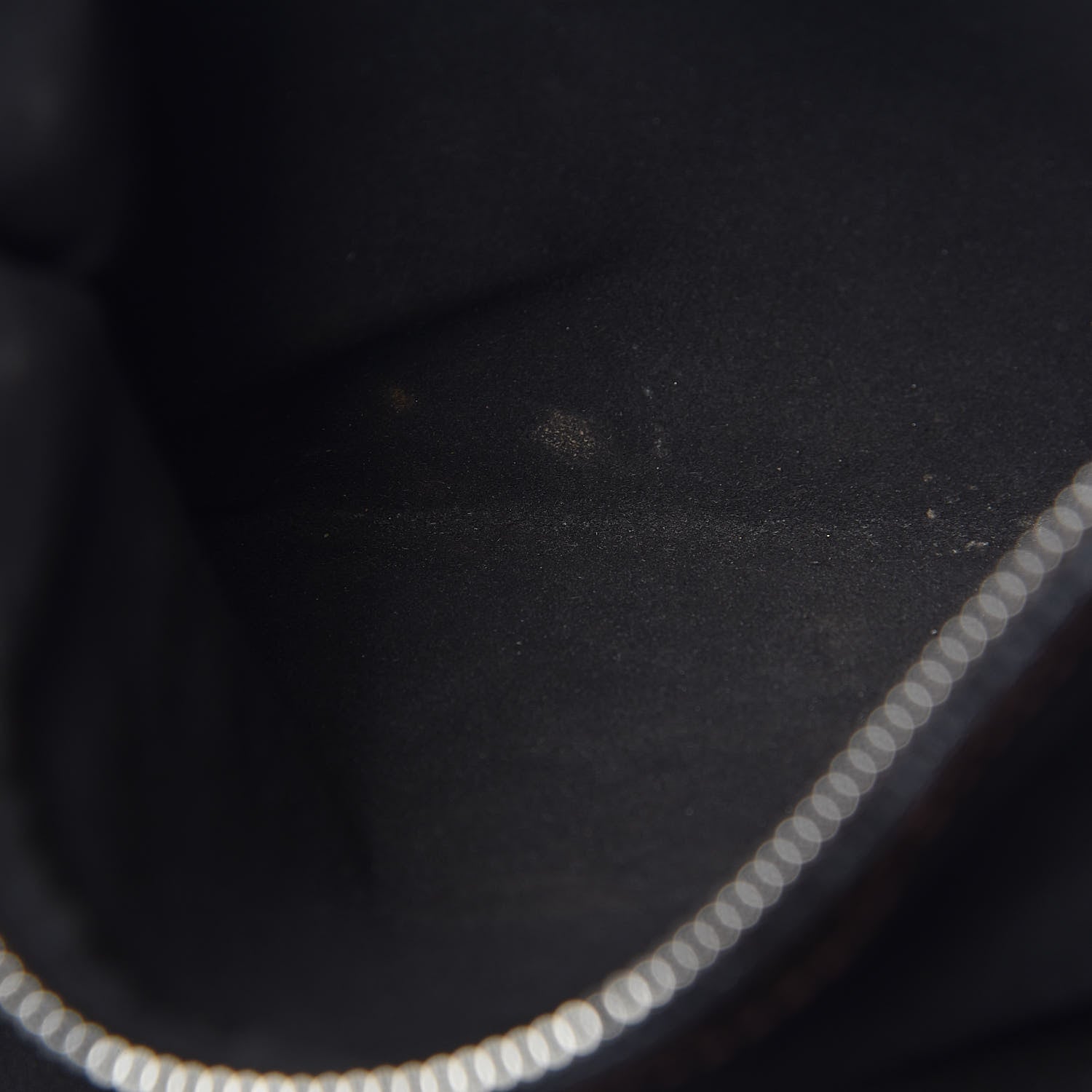 Louis Vuitton Mahina L Mordore 8 of 17