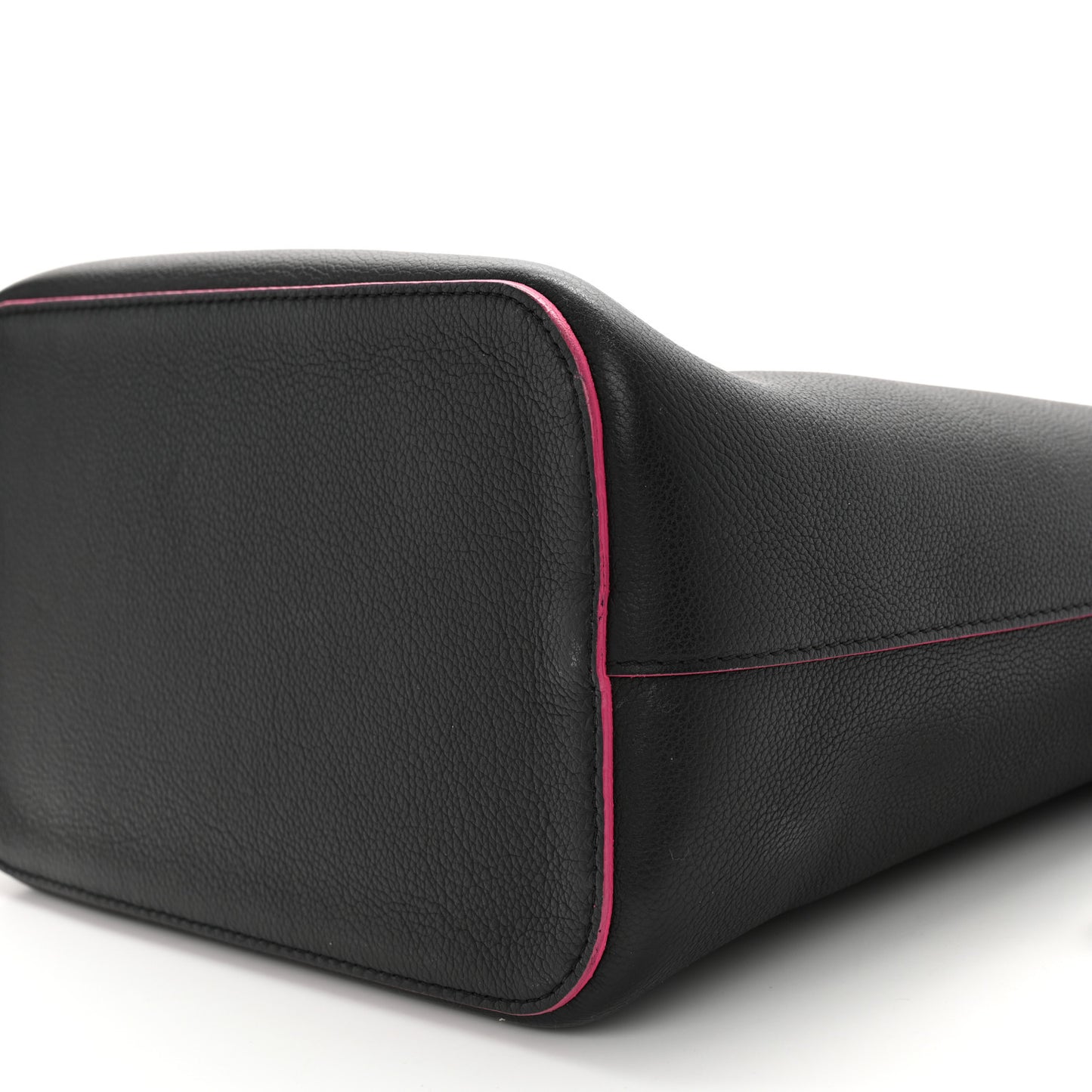 Calfskin Lockme Bucket Black