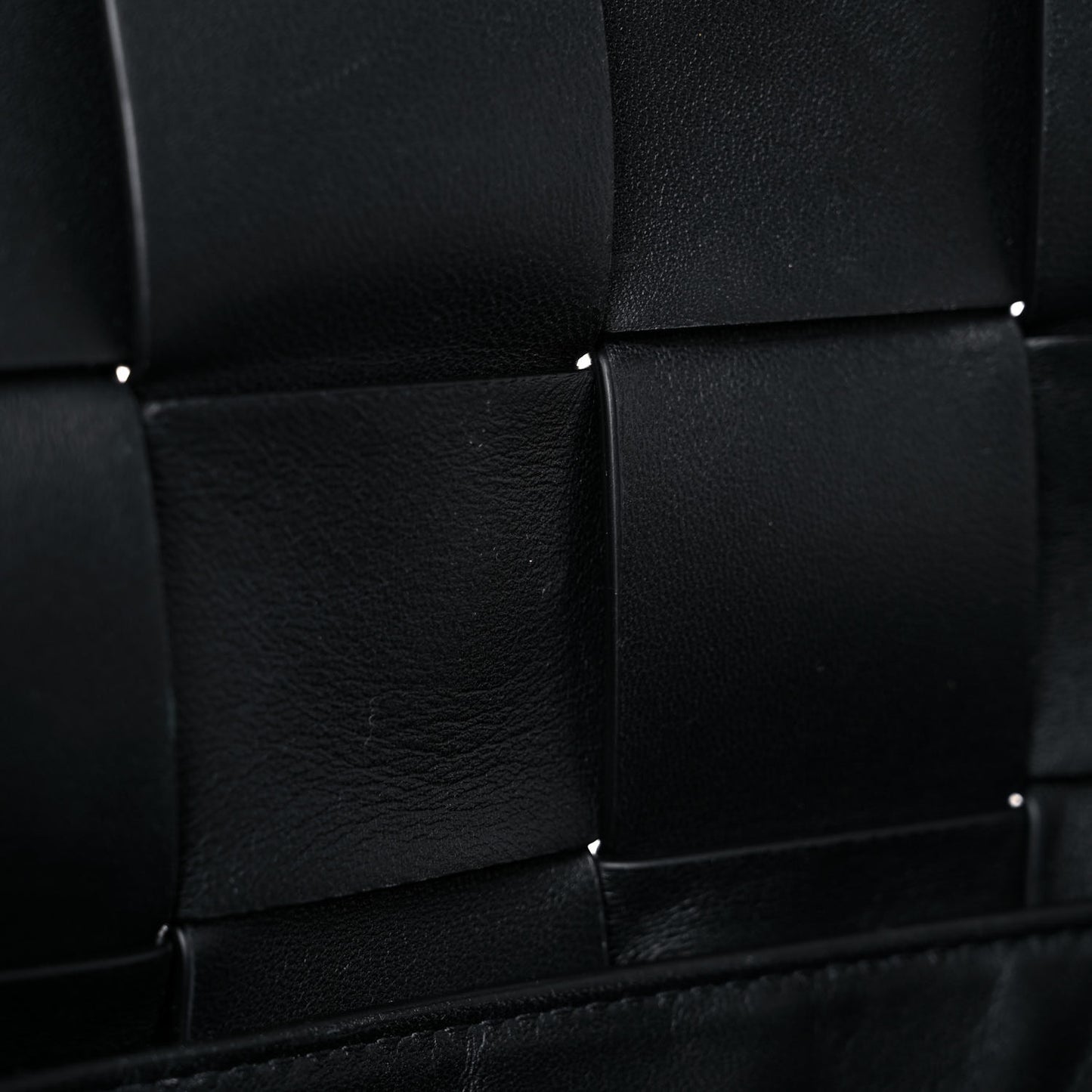 Spazzolato Maxi Intrecciato Cassette Crossbody Bag Black