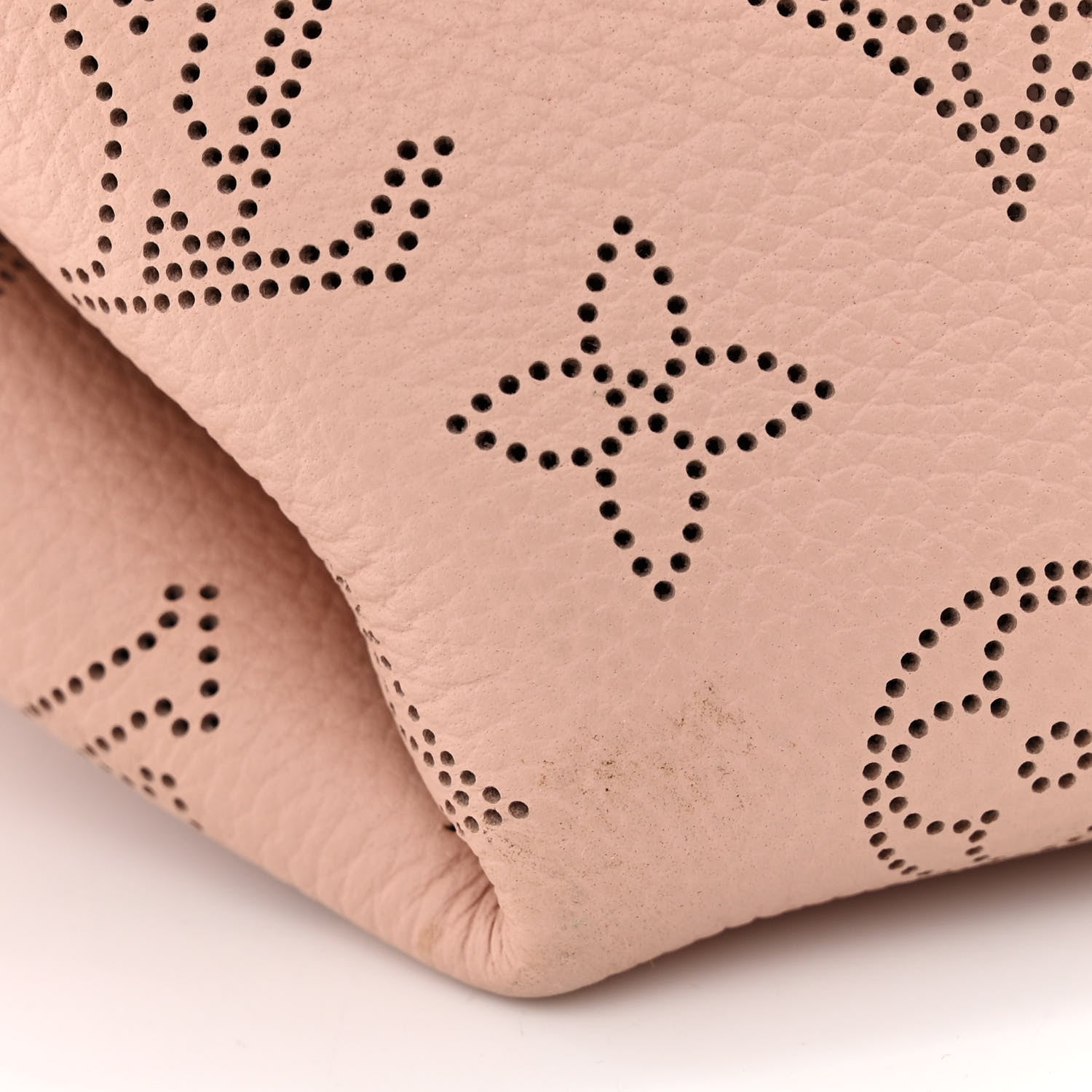 Louis Vuitton Mahina Bella Magnolia 15 of 16