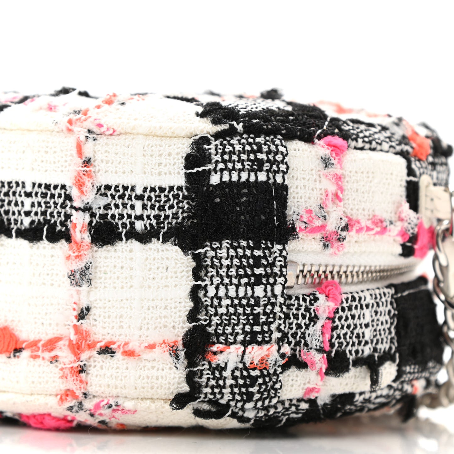 Tweed Quilted Round Clutch With Chain Black White Multicolor