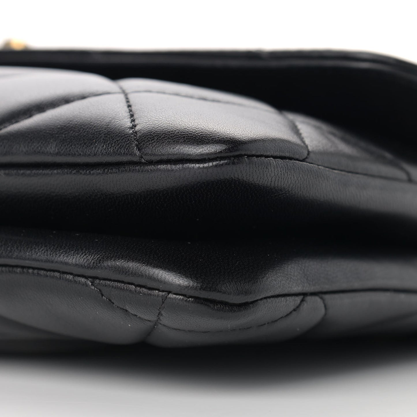 Lambskin Quilted Medium Trendy CC Flap Black