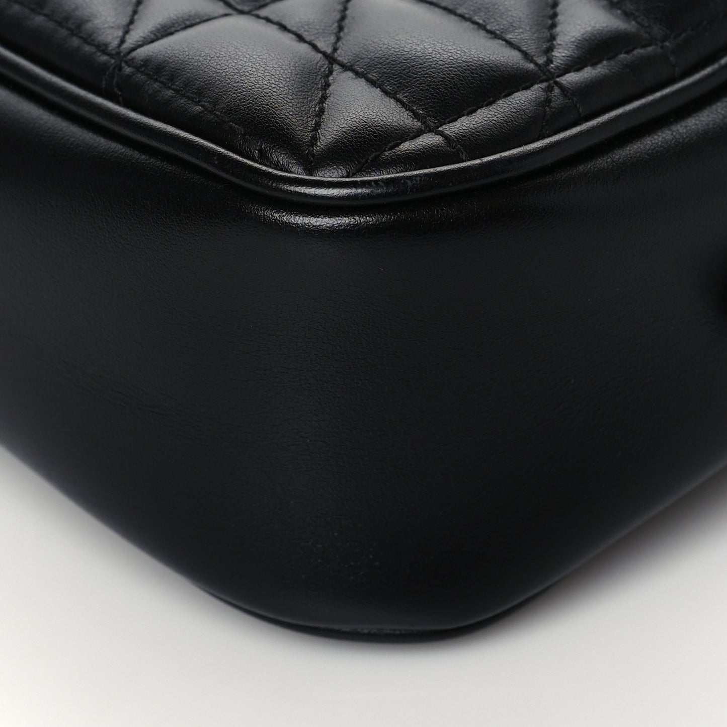 Calfskin Matelasse Aria Small GG Marmont Chain Shoulder Bag Black