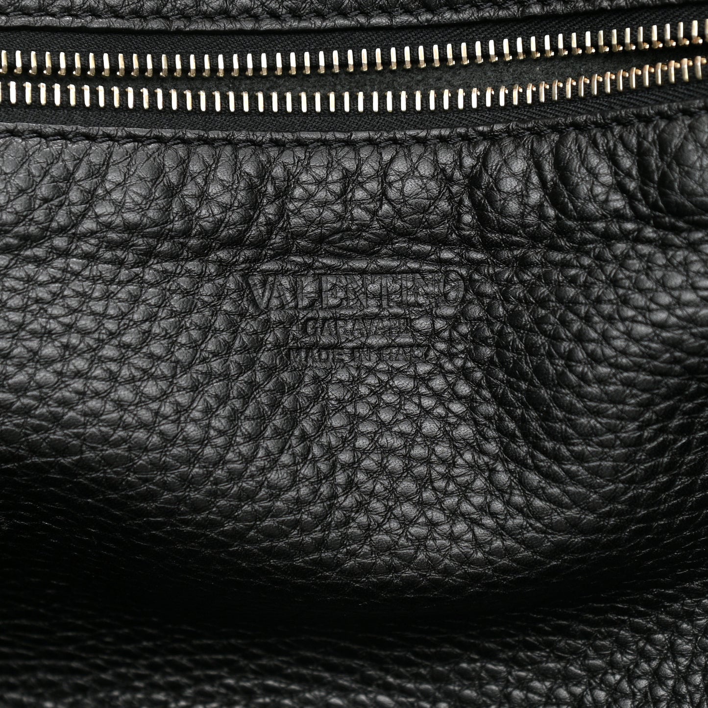 Pebbled Calfskin Medium Rockstud Tote Black