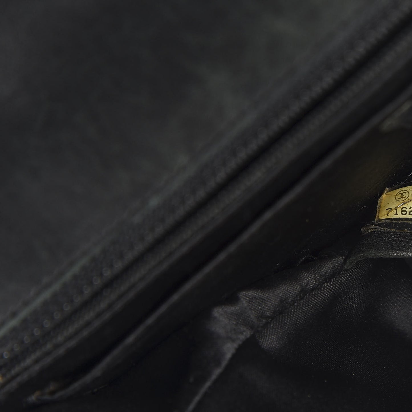 Nylon Medium Travel Flap Black