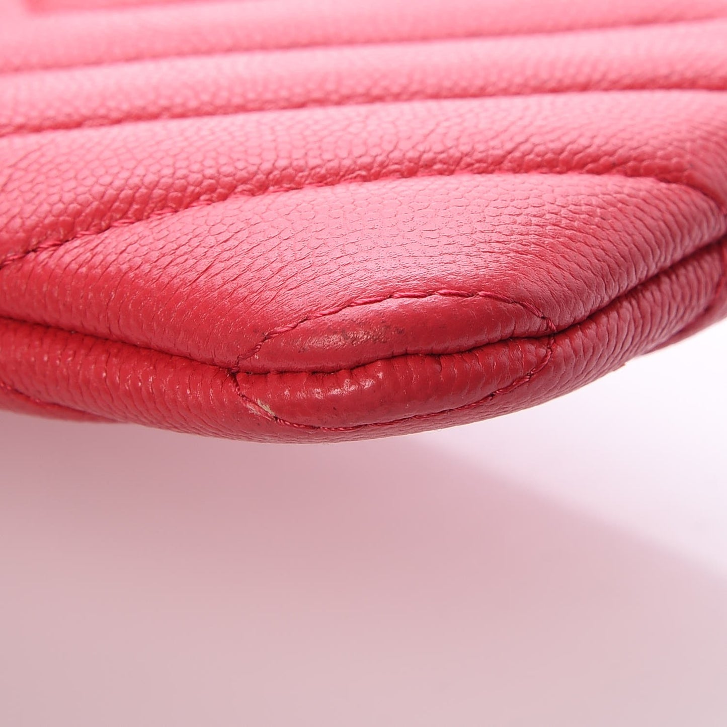 Caviar Chevron Quilted Small Ancient Greek Charms Cosmetic Case Red