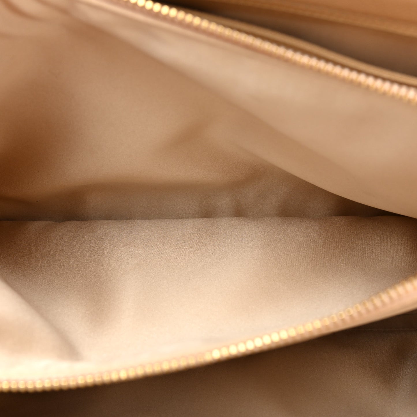 Caviar Quilted Grand Shopping Tote GST Beige Clair