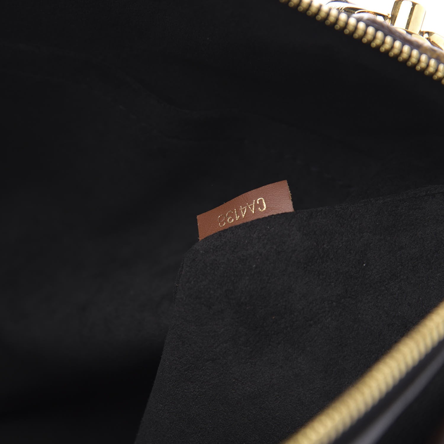 Louis Vuitton Monogram V Tote MM Black 8 of 11