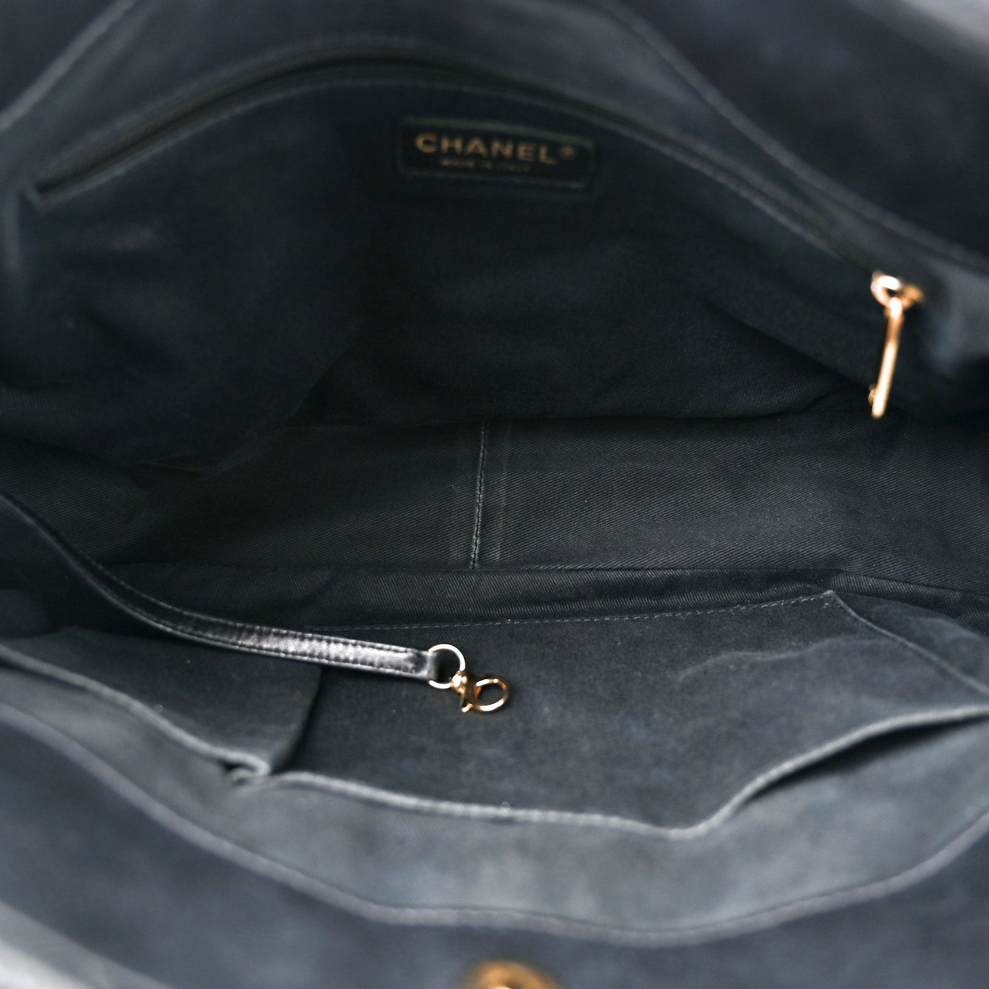 Caviar Quilted Timeless CC Soft Tote Black
