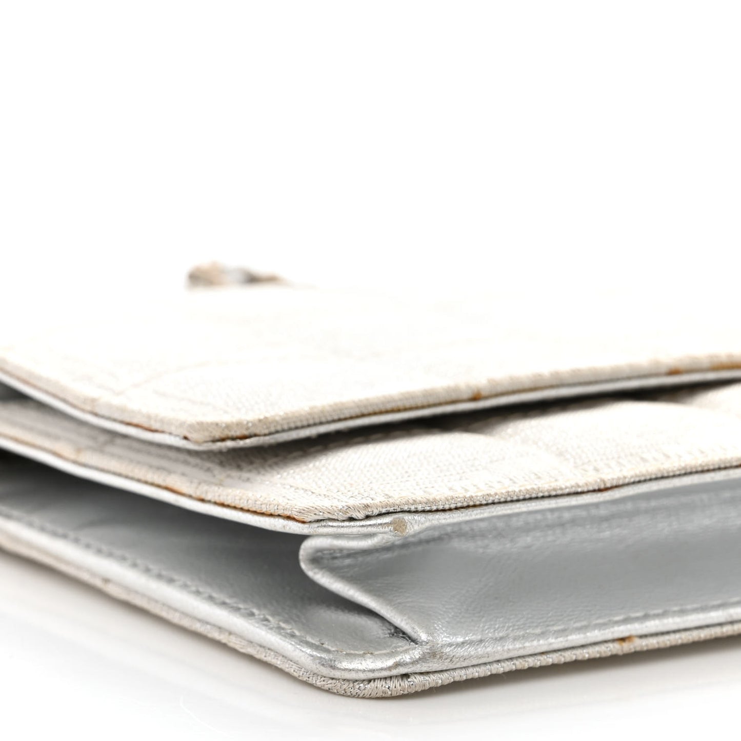 Nylon Travel Wallet On Chain WOC Metallic Silver