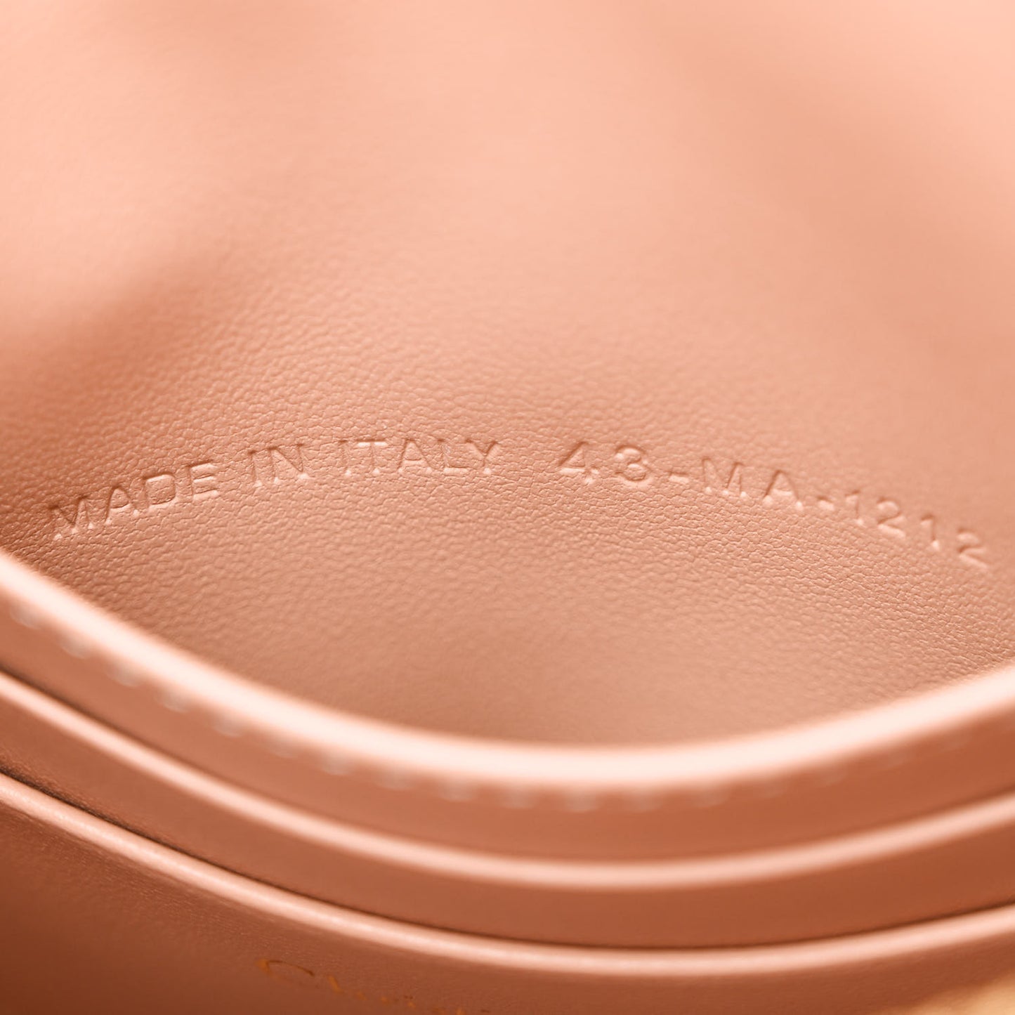 Lambskin Macrocannage Large Caro D-Every Pouch Rose Des Vents