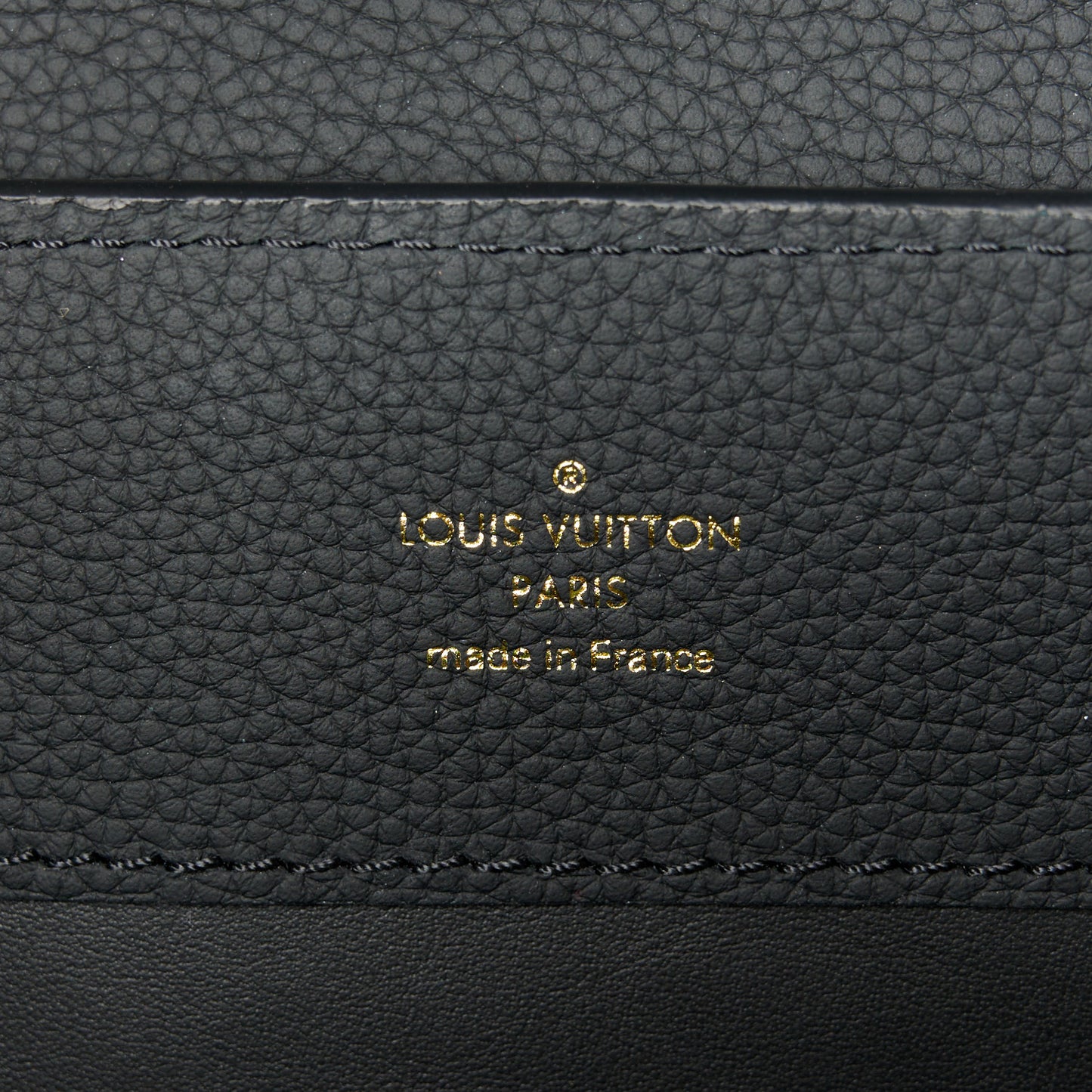 Taurillon LV Crush Capucines East West MM Black