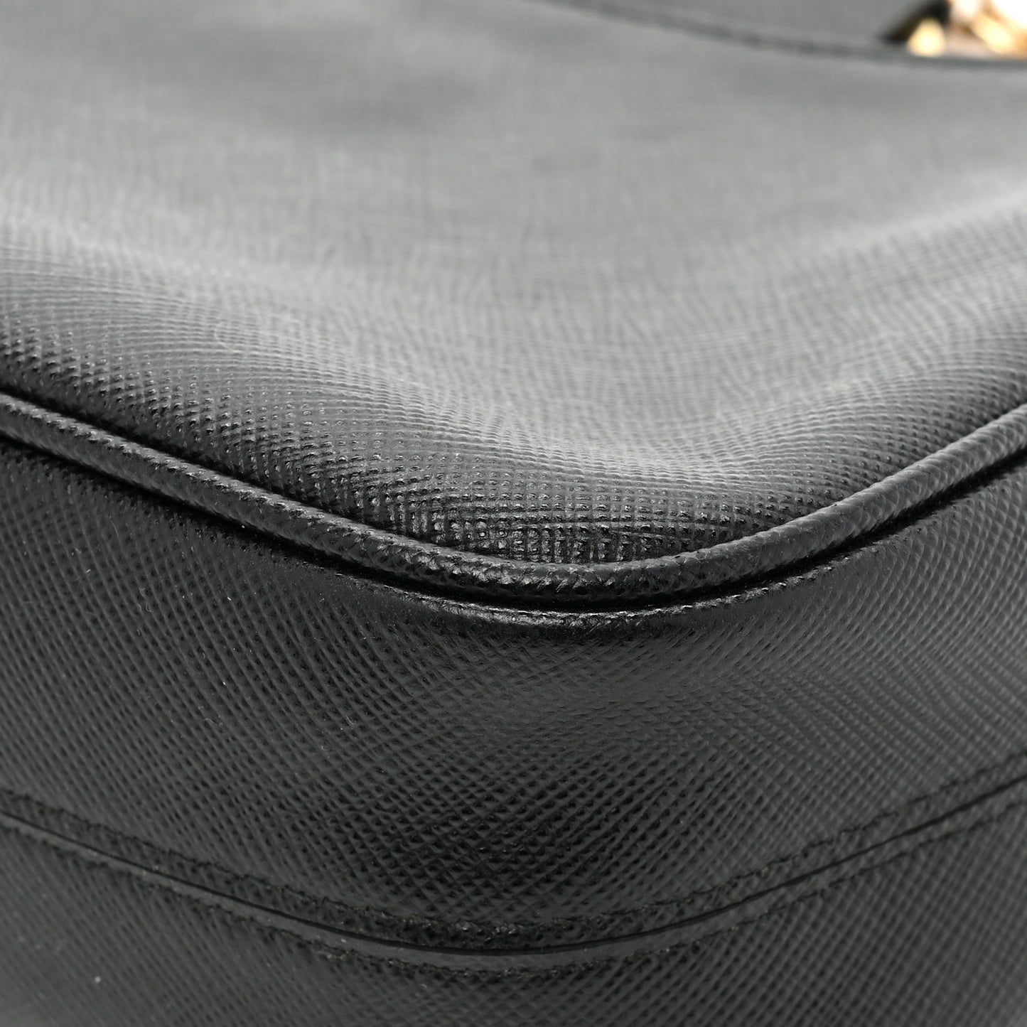 Saffiano Lux Re-Edition 2005 Shoulder Bag Black