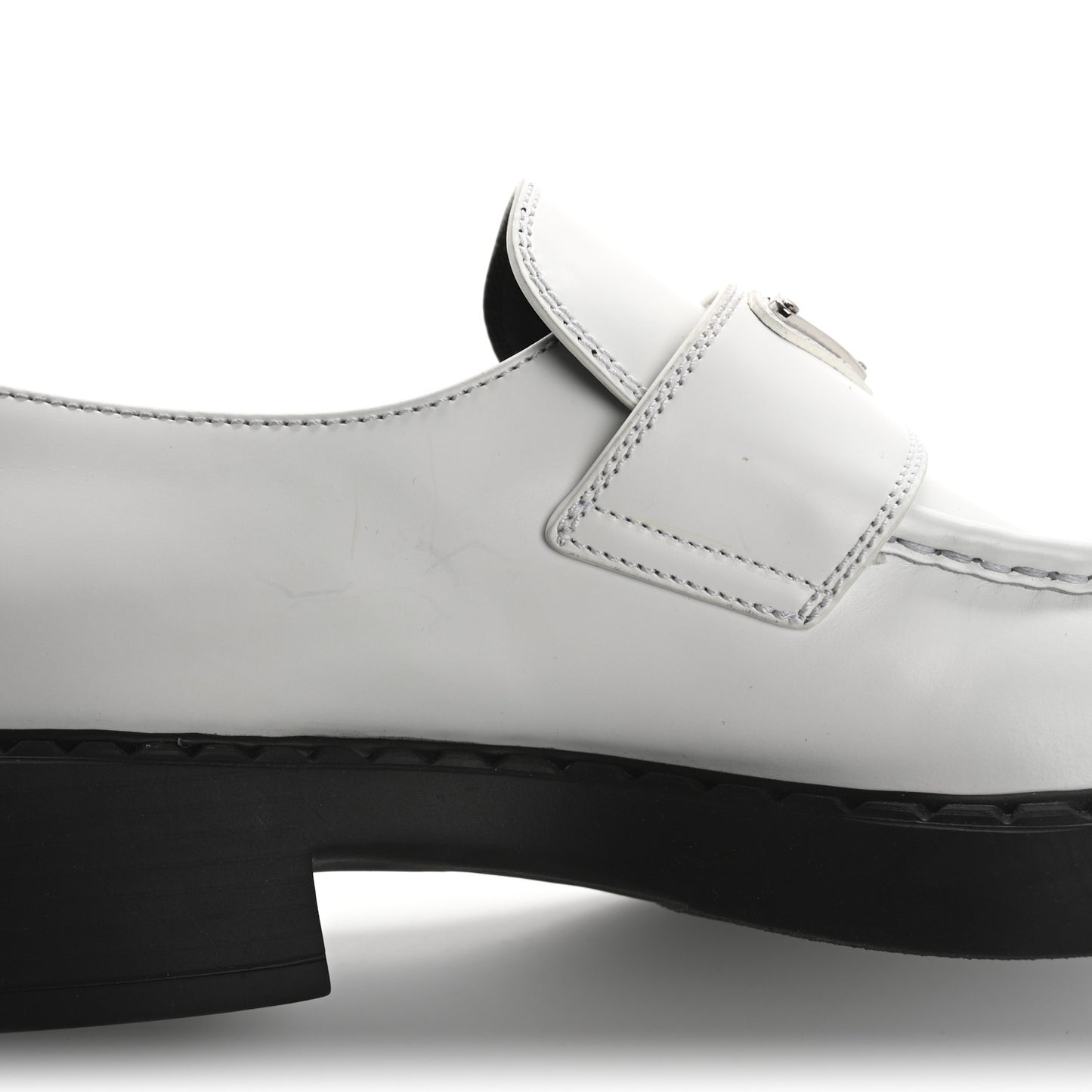 Spazzolato Metal Triangle Logo 50mm Loafers 40.5 White Black