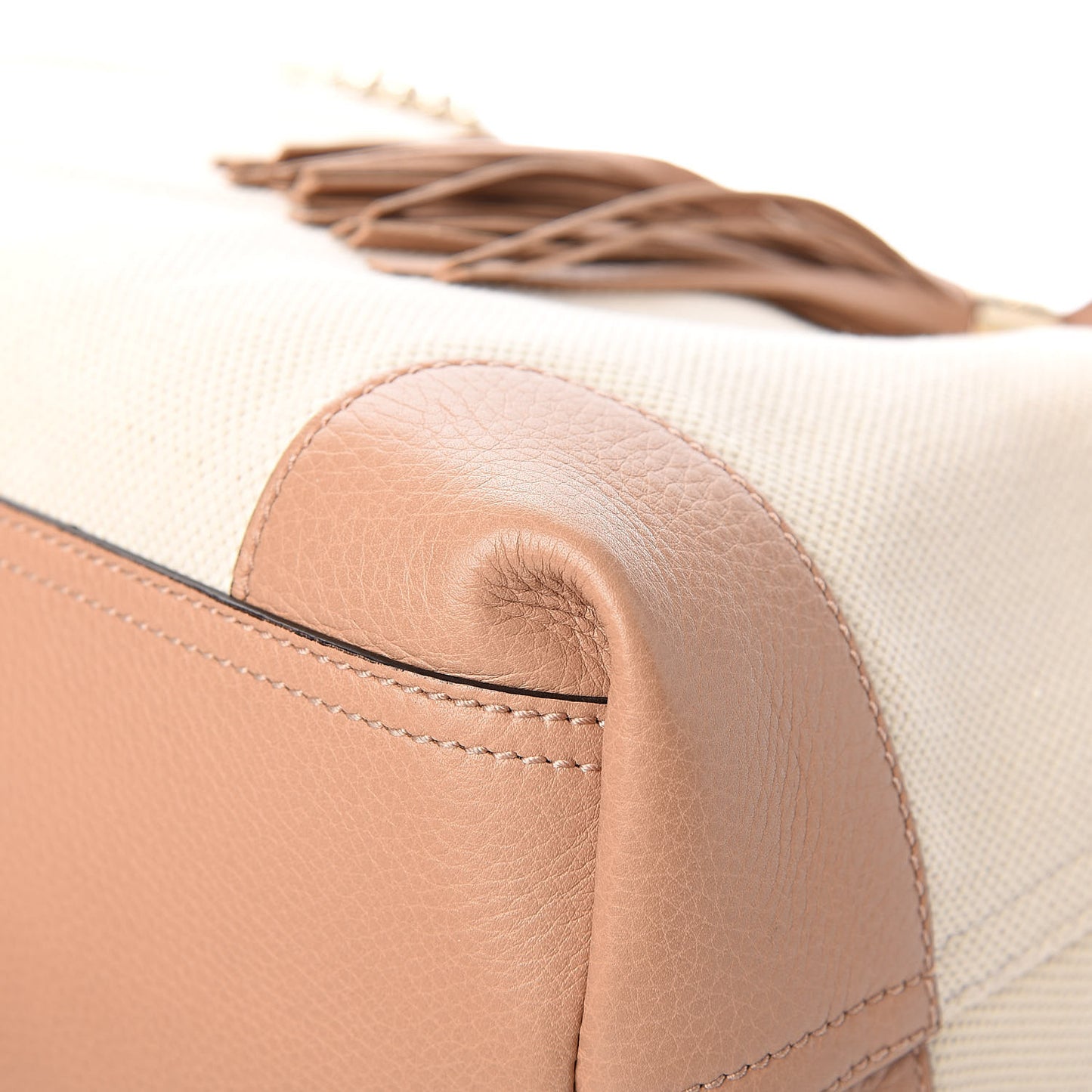 Linen Canvas Pebbled Calfskin Medium Soho Chain Shoulder Bag White Camelia