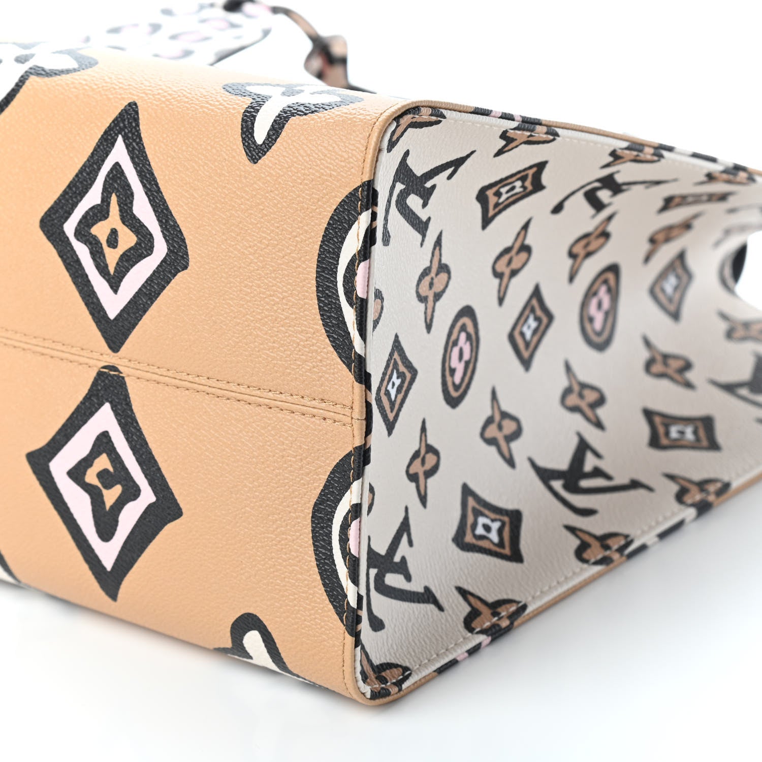 Louis Vuitton Monogram Giant Wild At Heart Onthego GM Arizona 8 of 8