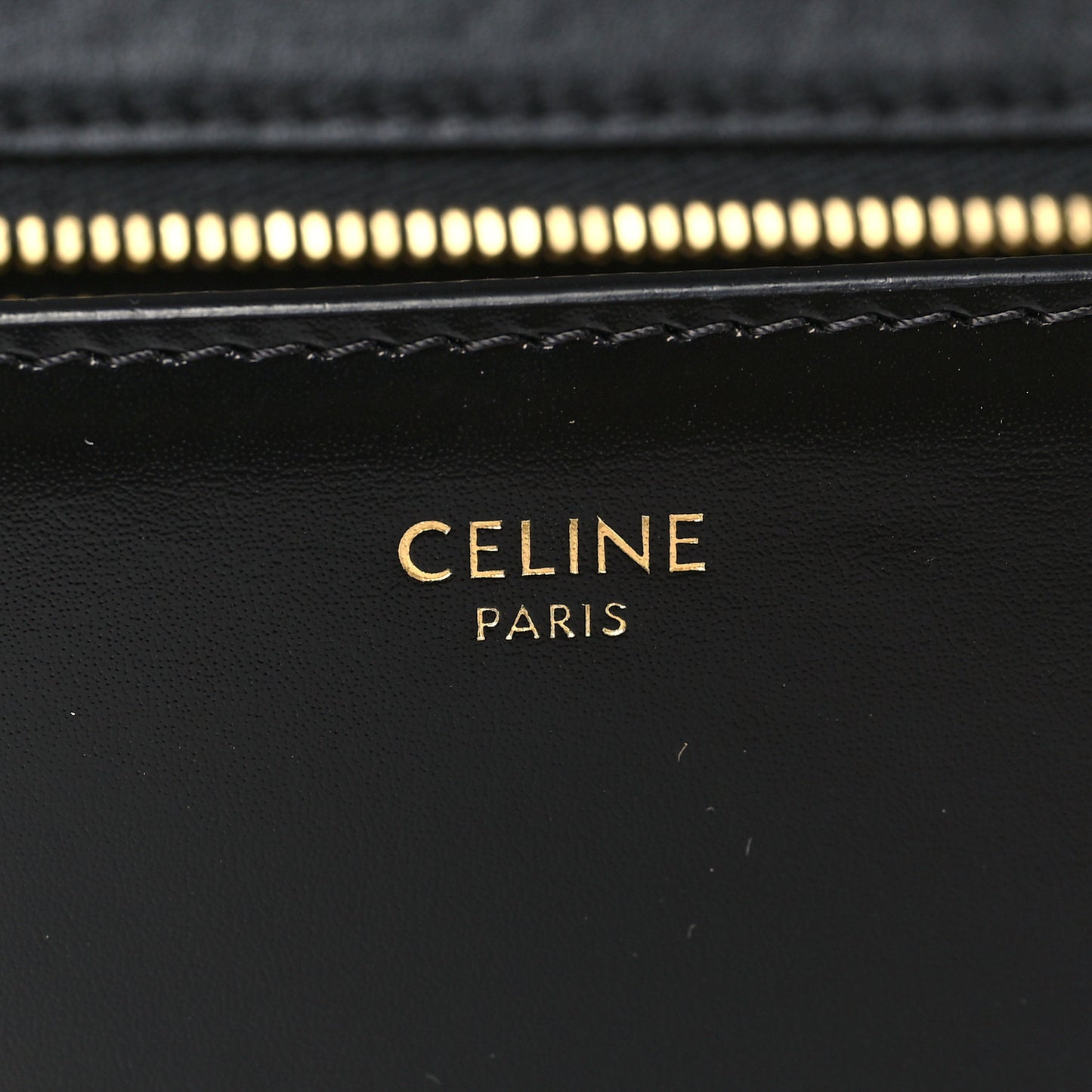 Shiny Calfskin Chain Besace Triomphe Black
