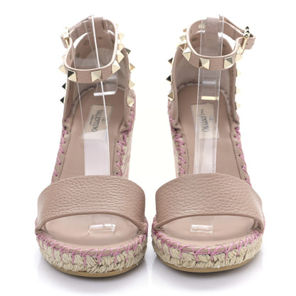 Valentino Garavani Grained Calfskin Rockstud Ankle Strap Espadrille 15/105mm Wedge Sandals 35 Rose Cannelle Natural 2 of 10