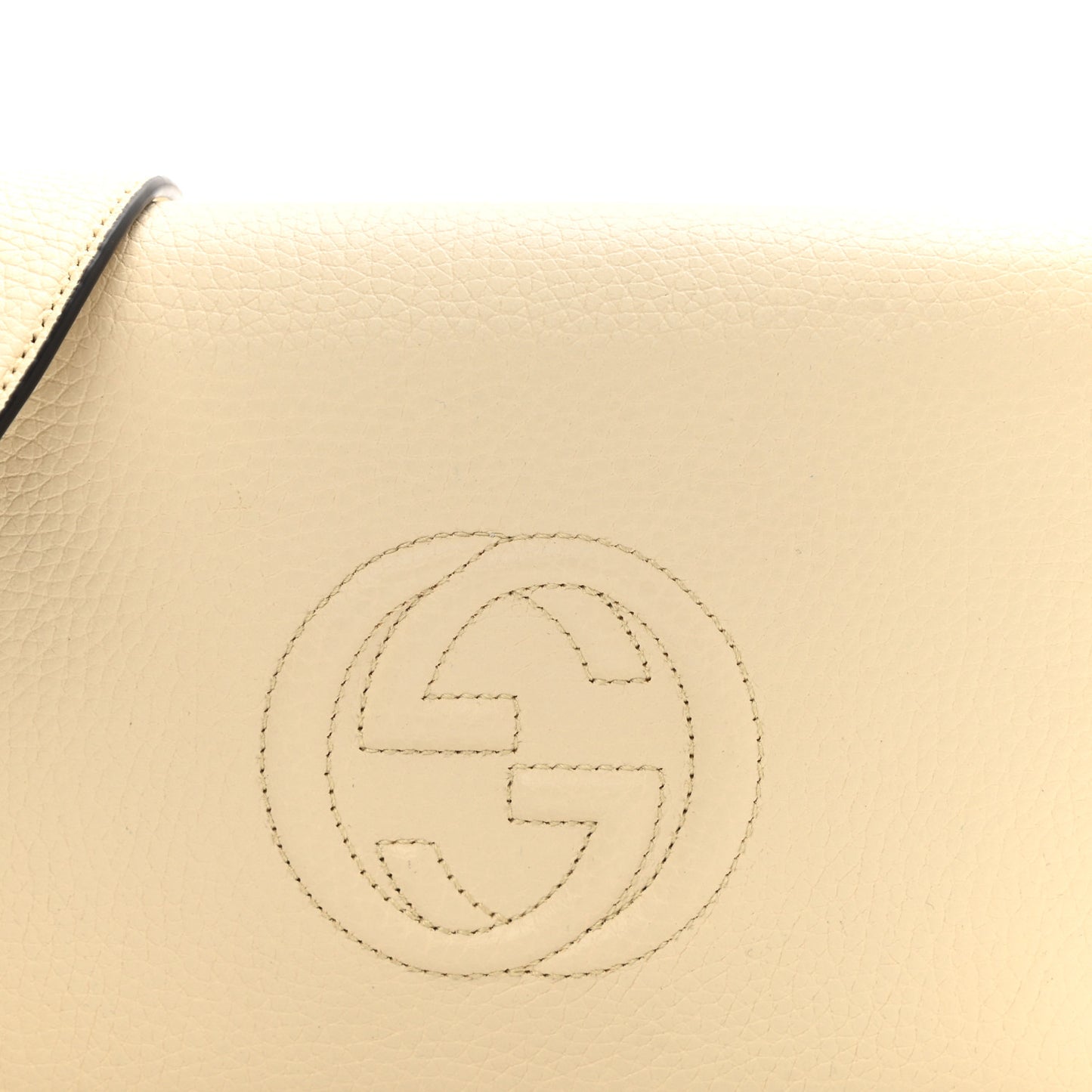 Pebbled Calfskin Soho Wallet on Chain Ivoire