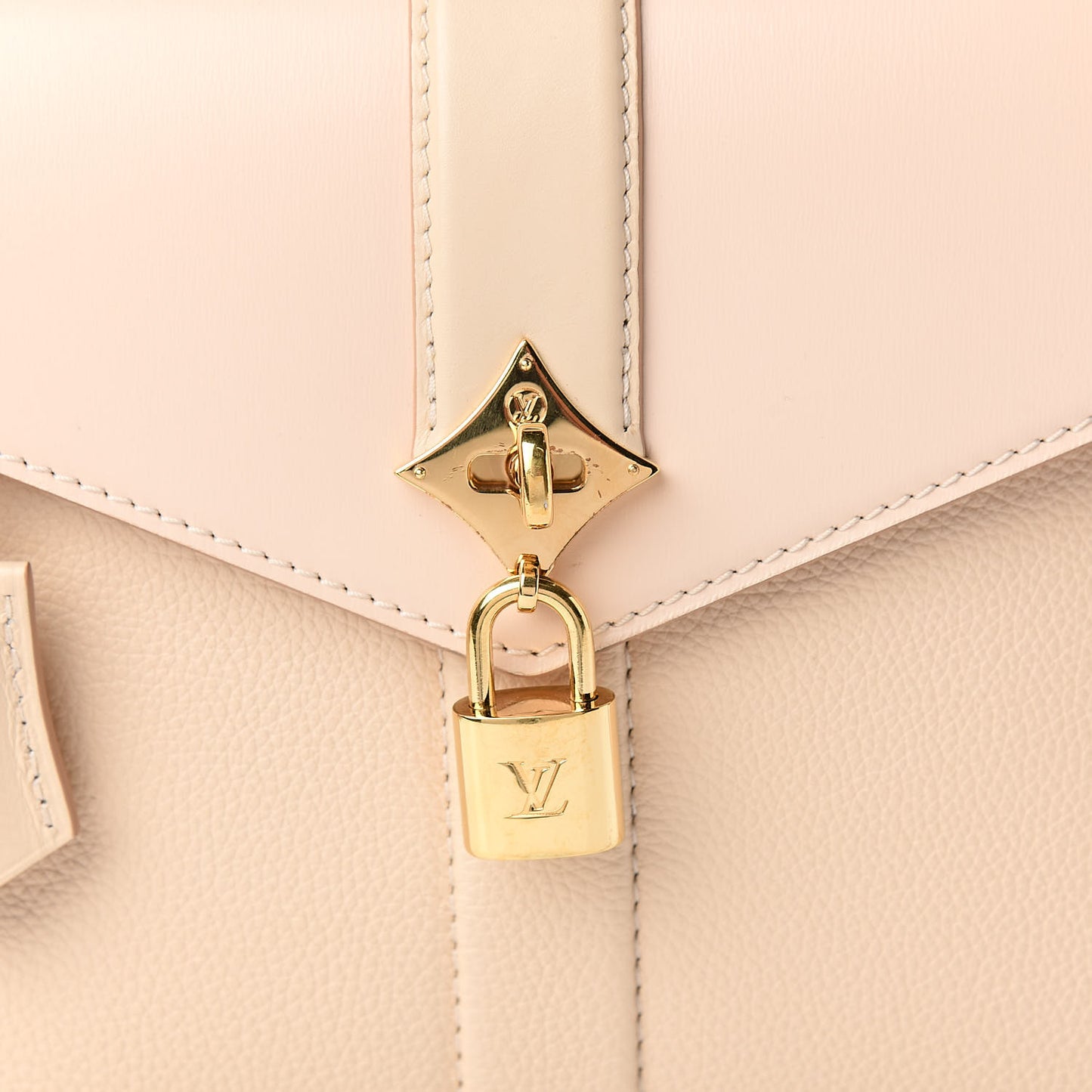 Grained Smooth Calfskin Rose Des Vents PM Creme