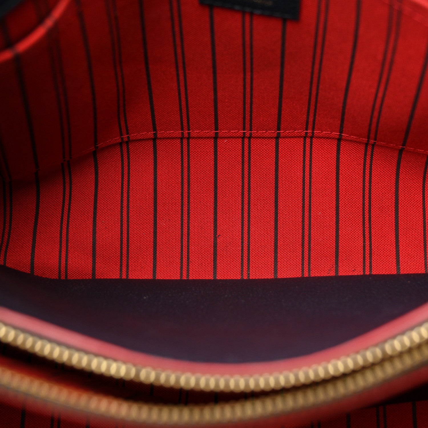 Louis Vuitton Empreinte Montaigne MM Marine Rouge 6 of 13