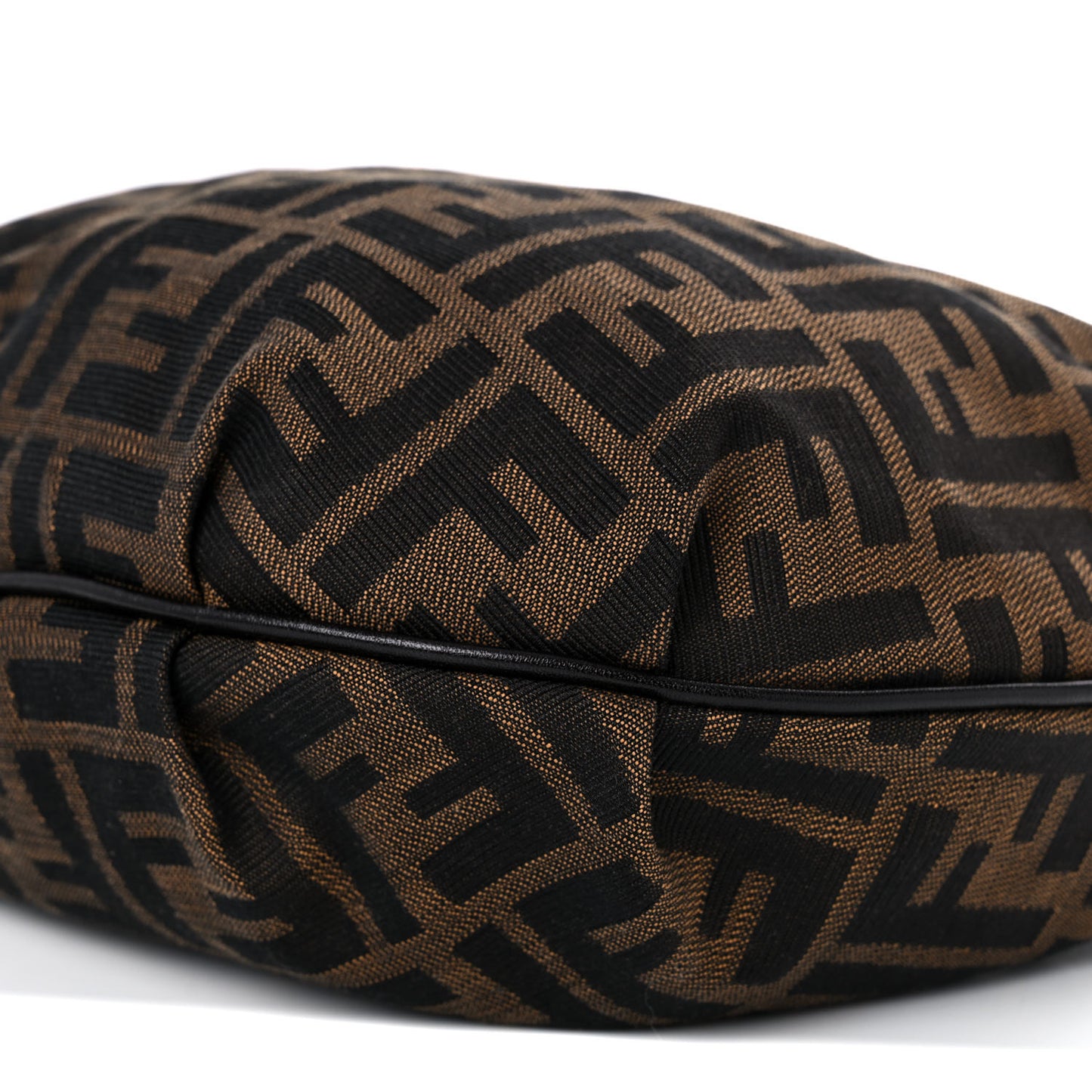 Zucca Chef Chain Hobo Tobacco