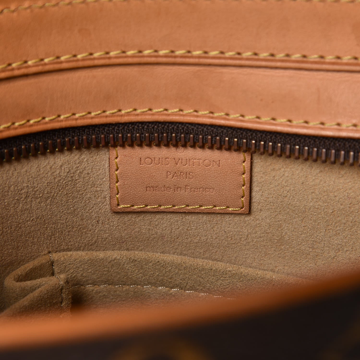 Louis Vuitton Monogram Hudson GM 6 of 16