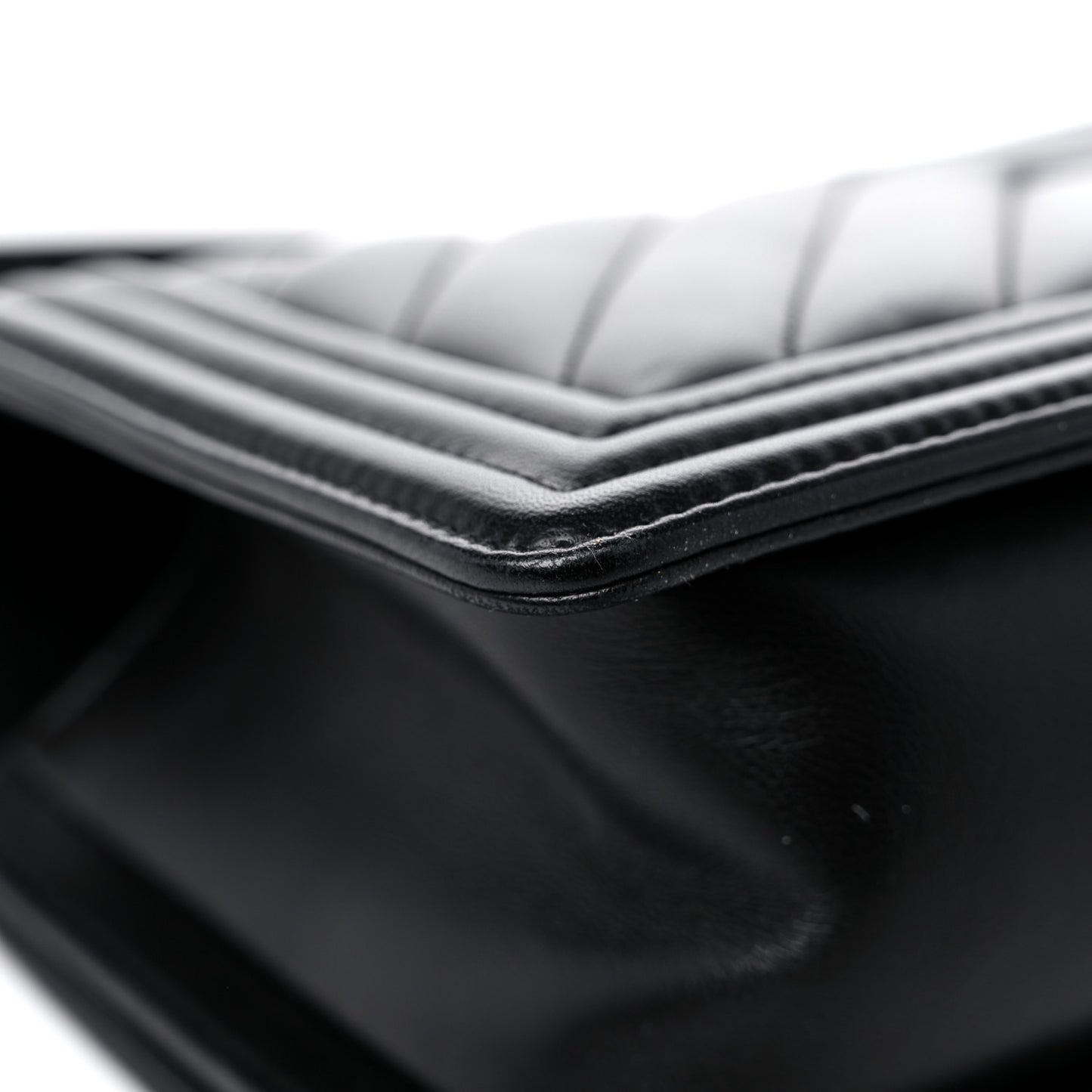Lambskin Chevron Quilted Medium Boy Flap Black
