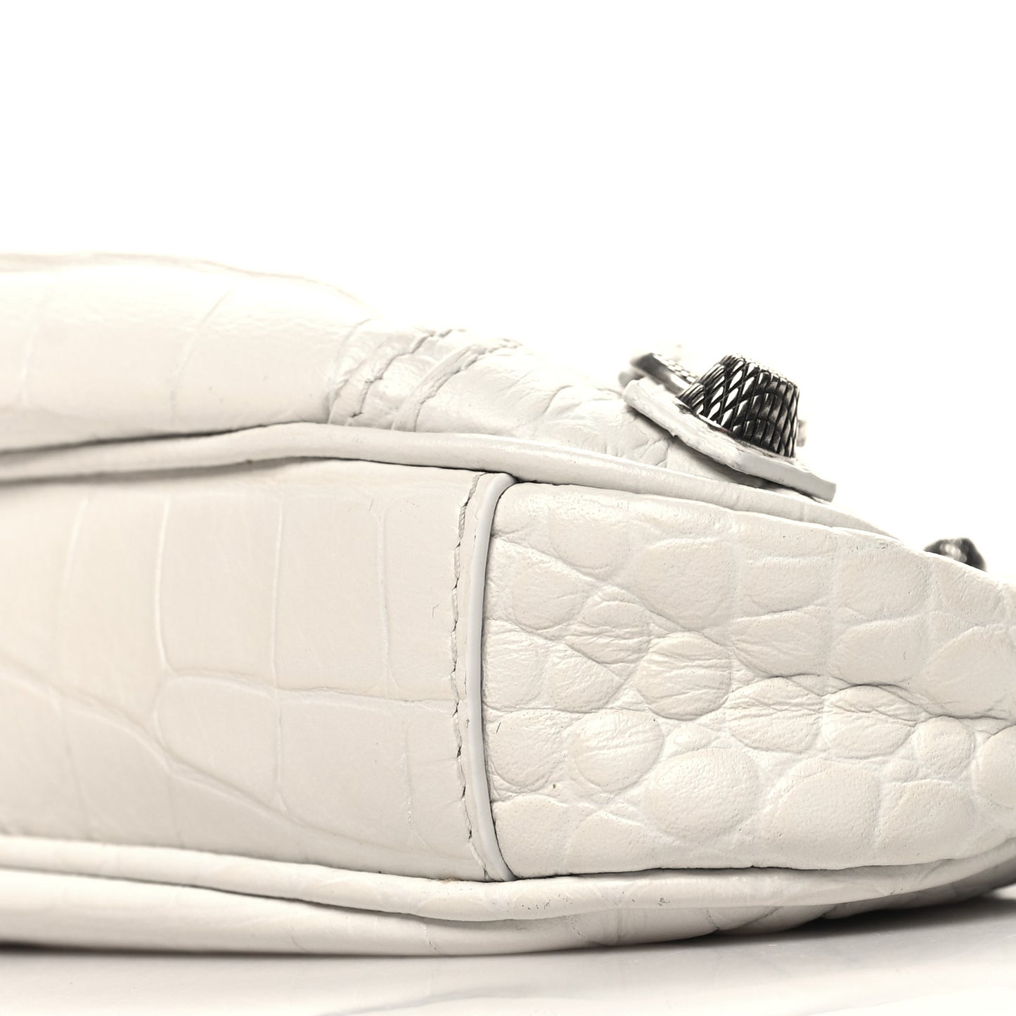 Extra Supple Calfskin Crocodile Embossed Le Cagole Mini Purse With Chain White