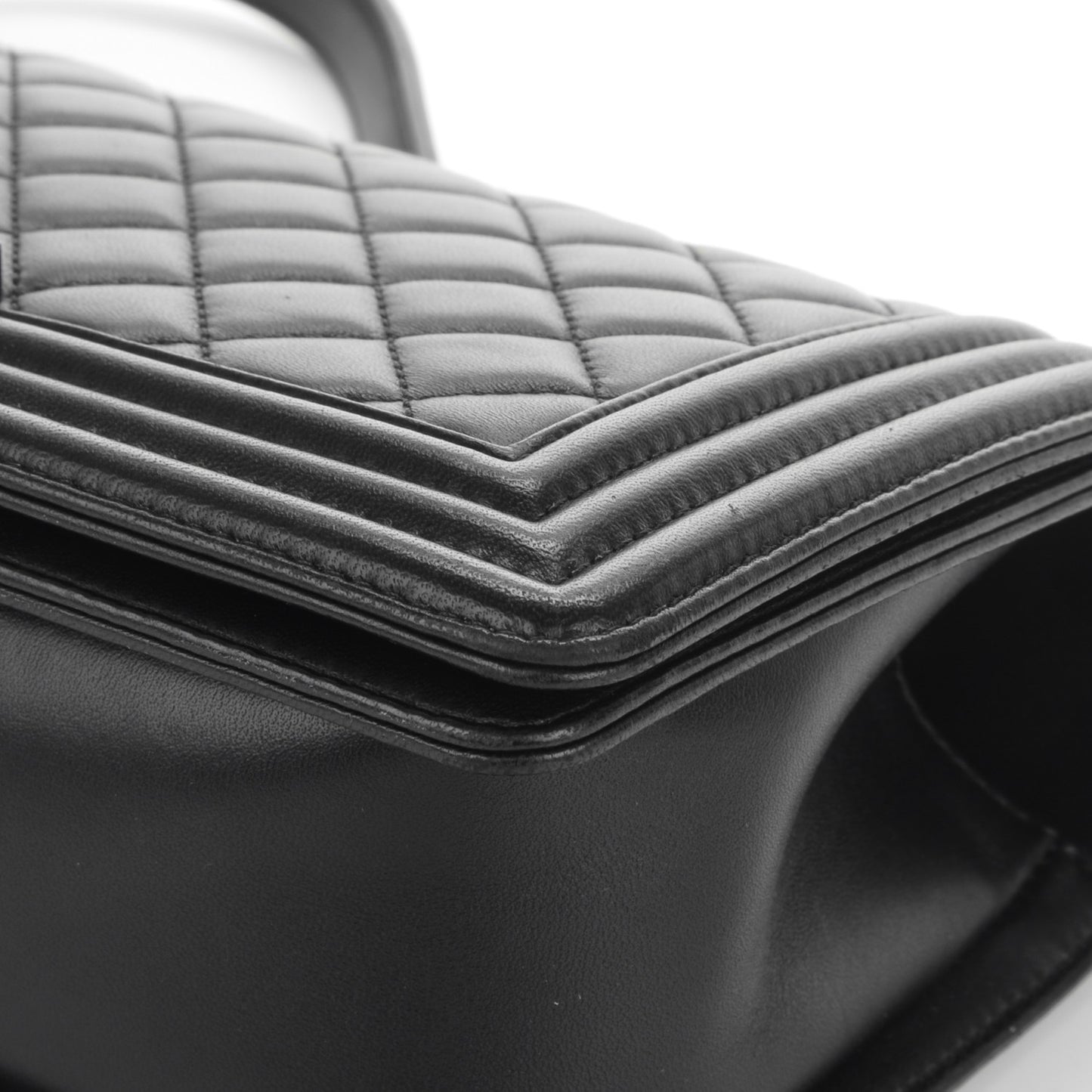 Lambskin Quilted Medium Boy Flap Black