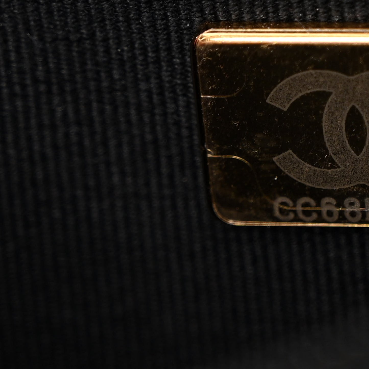 Shiny Caviar Enamel Quilted CC Wallet On Chain WOC Black