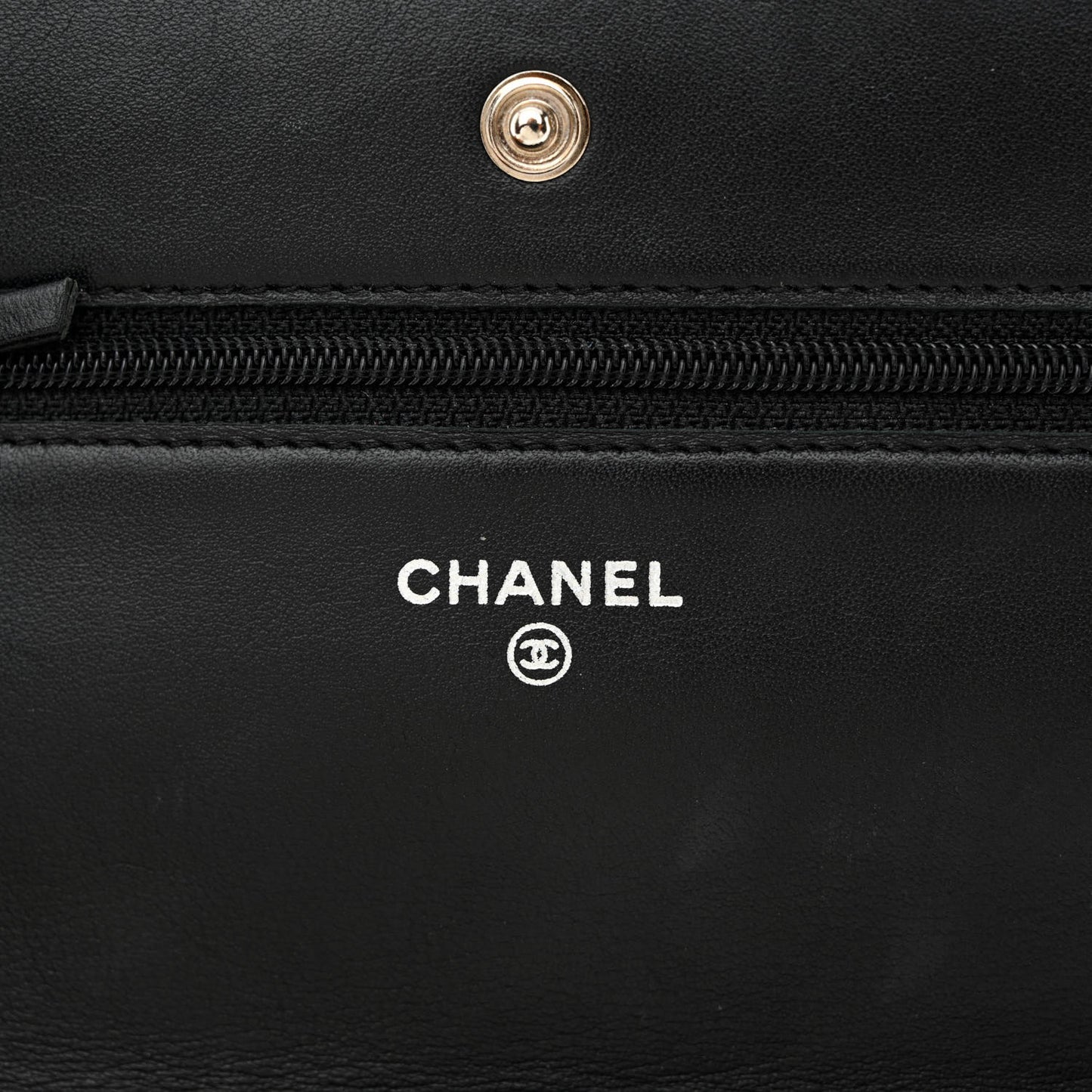 Patent Quilted Wallet On Chain WOC Black