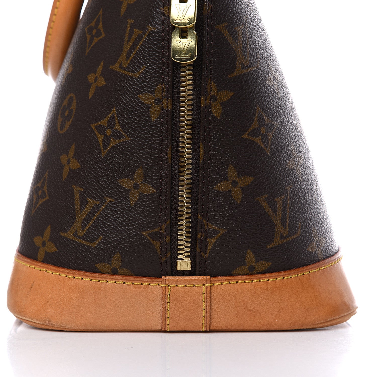 Louis Vuitton Monogram Alma PM 8 of 22