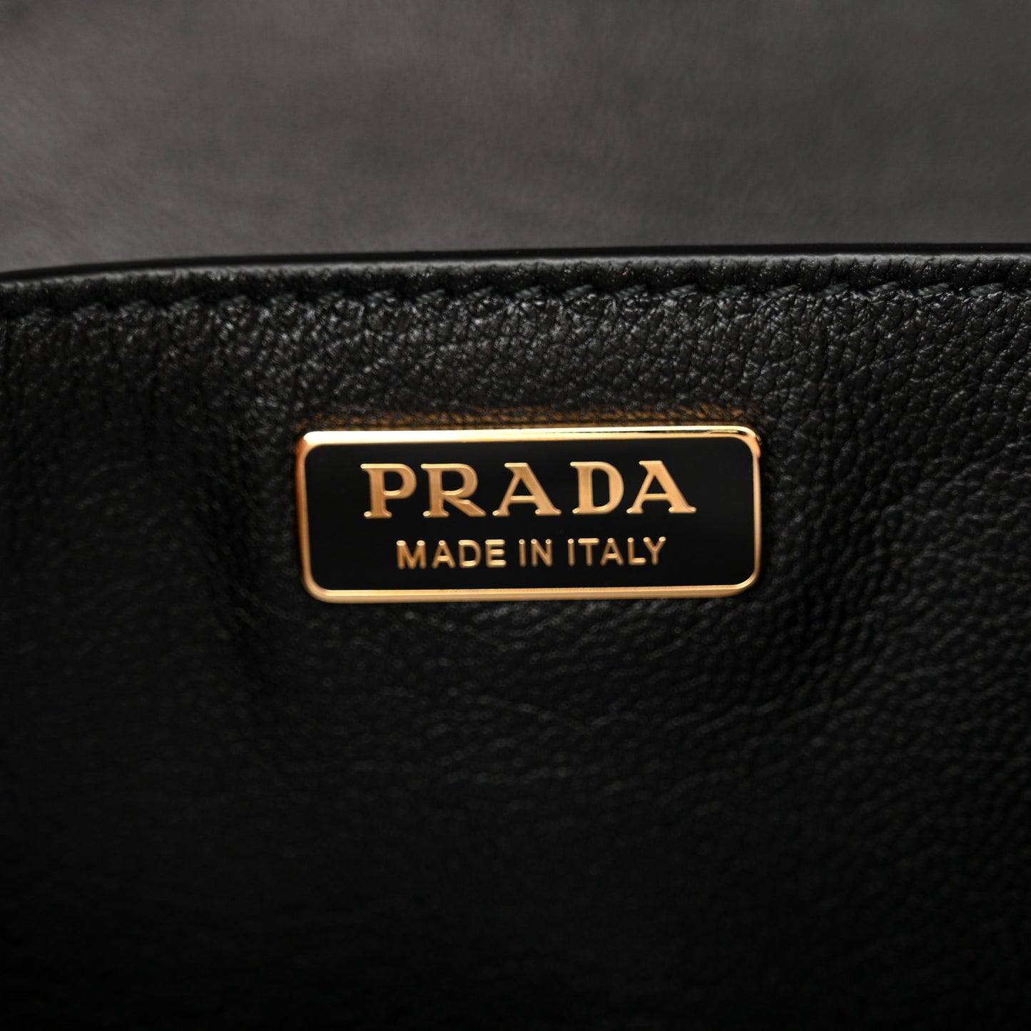 City Calf Saffiano Cahier Bag Talco Black
