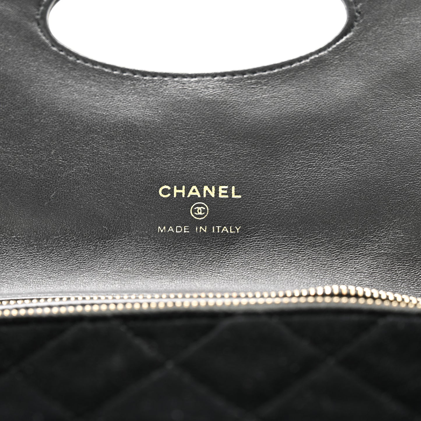 Velvet Lambskin 31 Pouch Black