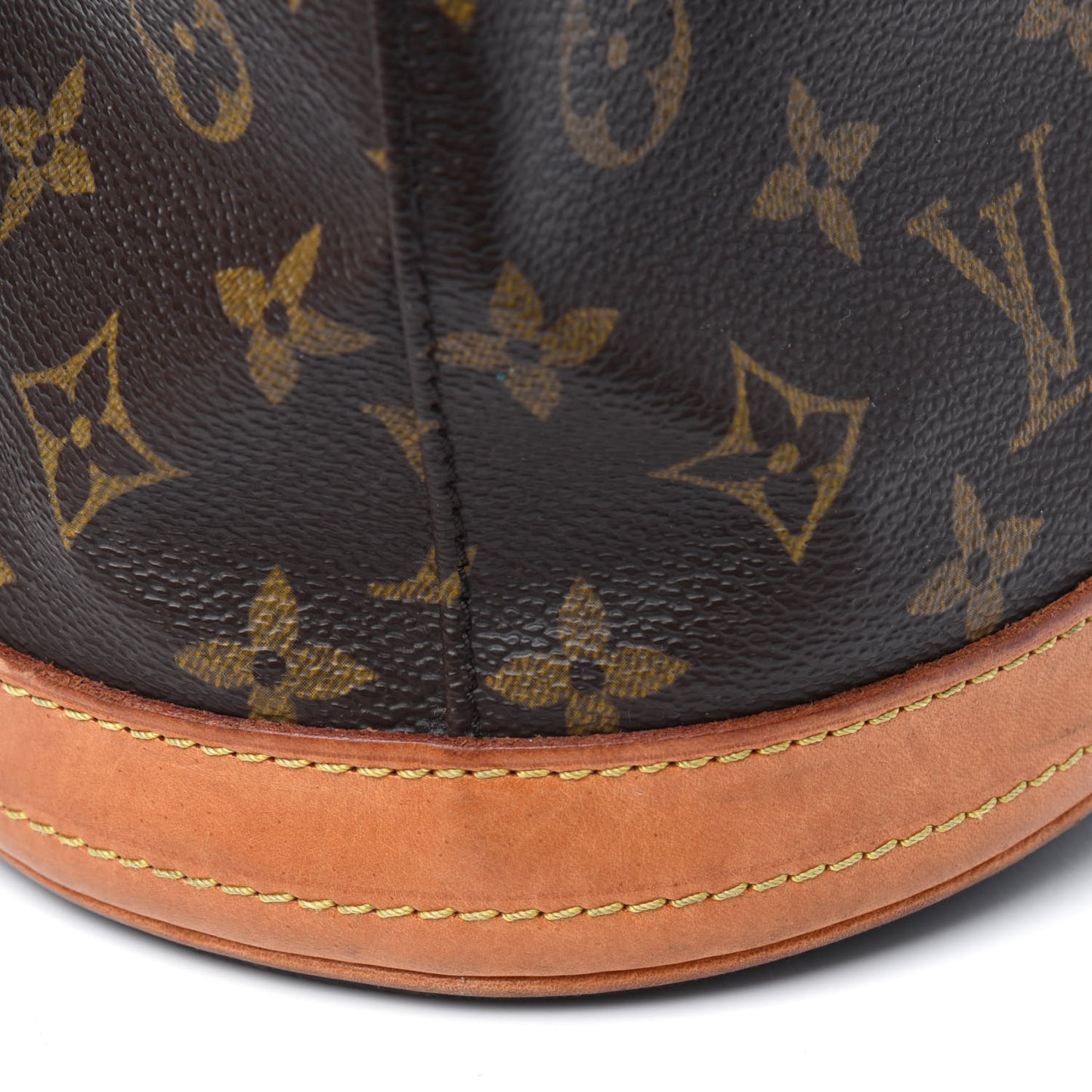 Monogram Petit Bucket 23