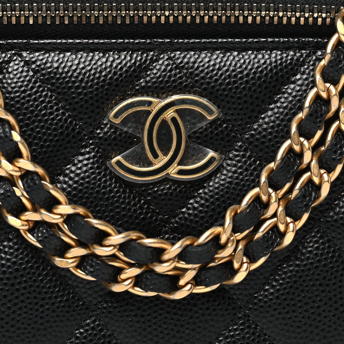 Caviar Quilted Coco Bracelet Vanity Case With Chain Black