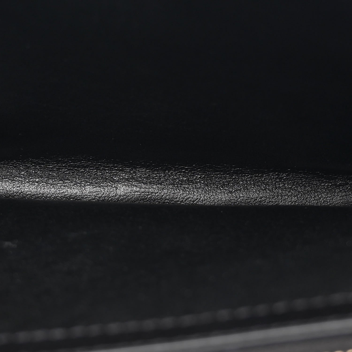 Saint Laurent Grain De Poudre Matelasse Chevron Monogram Chain Wallet Black 5 of 12
