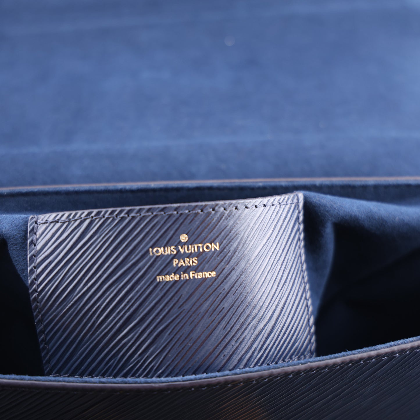 Epi Twist Shoulder Bag MM Indigo