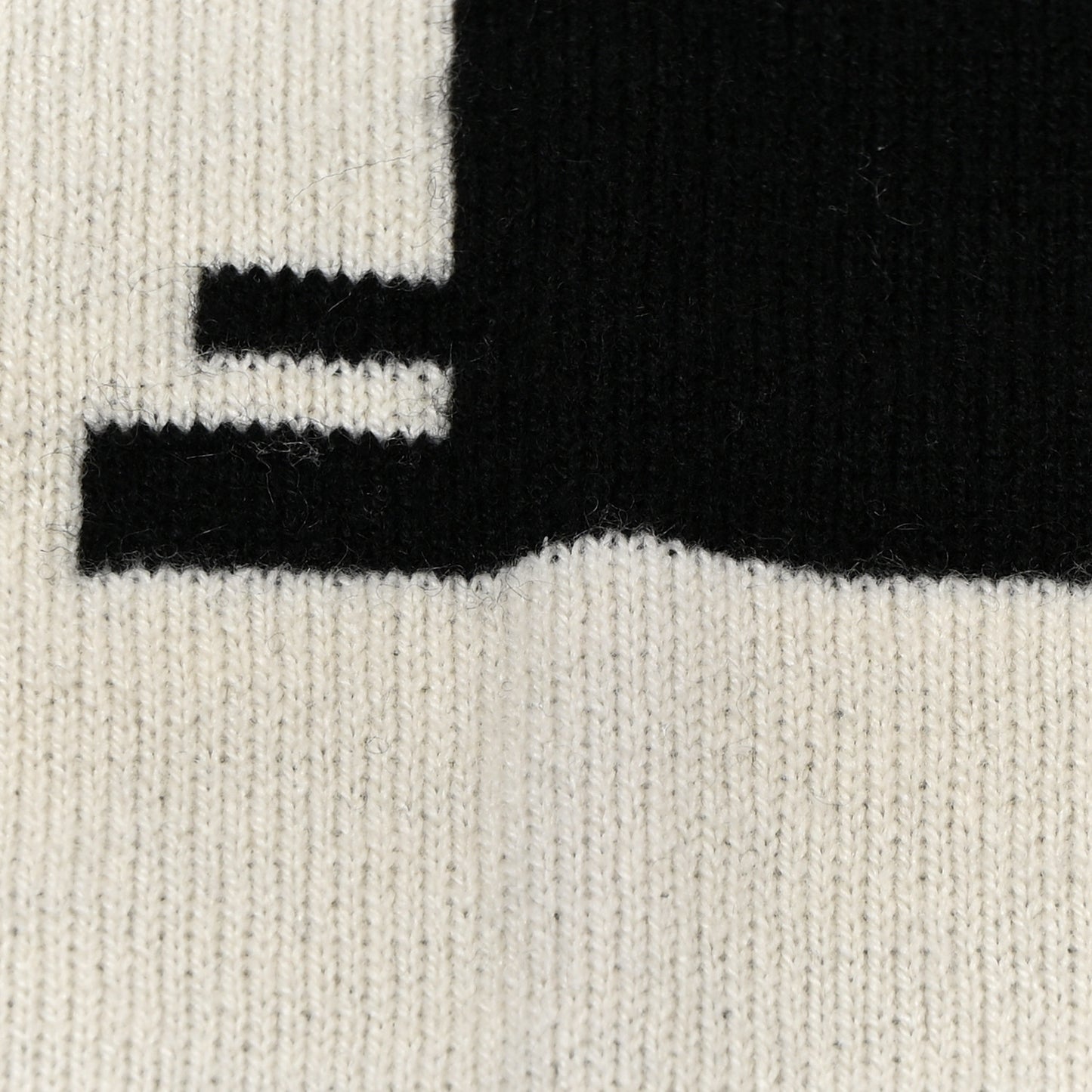 Cashmere Knit FF Scarf Black White